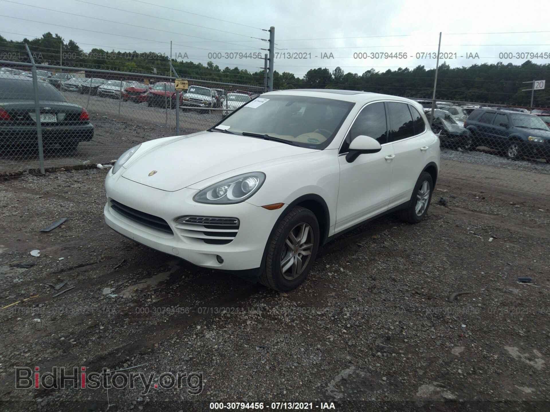 2011 PORSCHE CAYENNE - VIN: WP1AA2A26BLA06771 - Фото 2