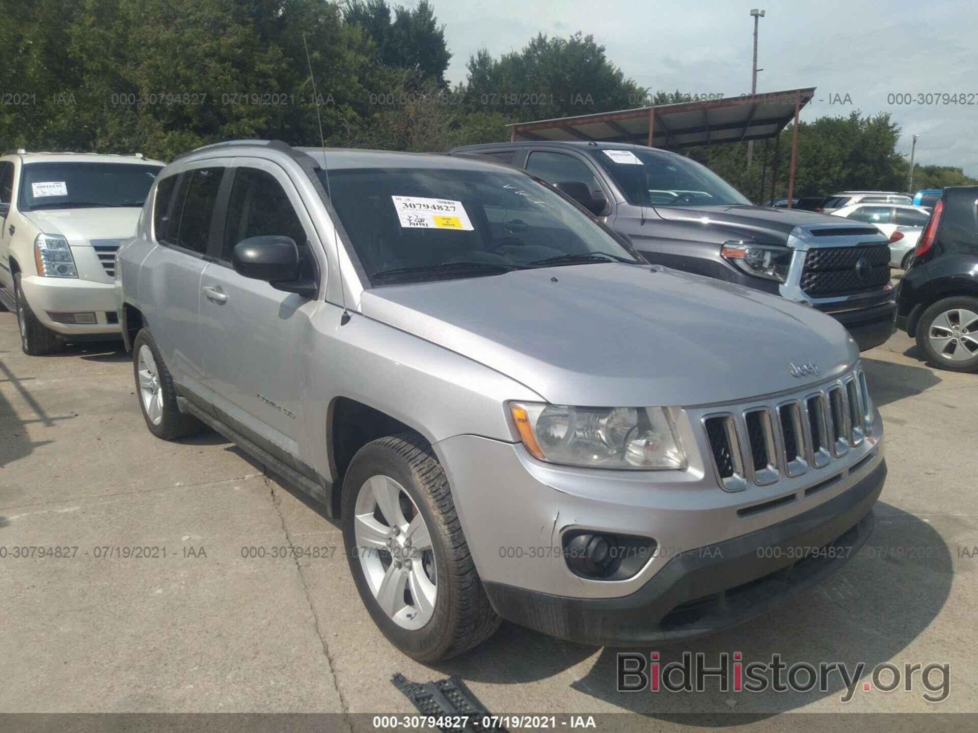 Photo 1J4NT1FA4BD259986 - JEEP COMPASS 2011