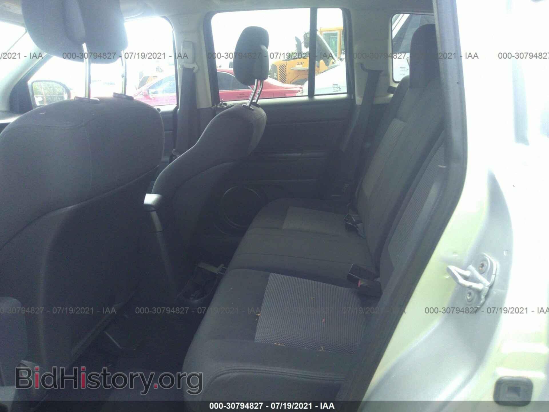 2011 JEEP COMPASS - VIN: 1J4NT1FA4BD259986 - Photo 8