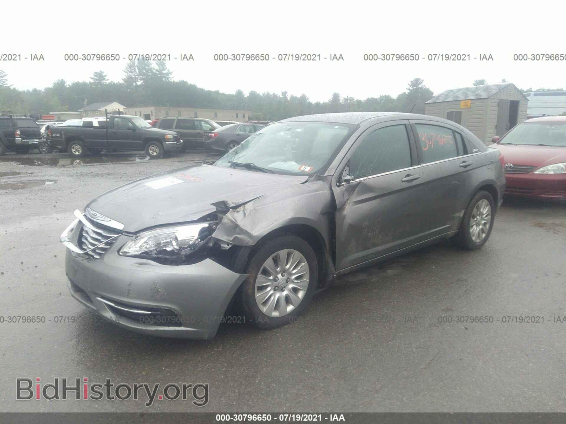 2012 CHRYSLER 200 - VIN: 1C3CCBAB3CN328752 - Photo 2