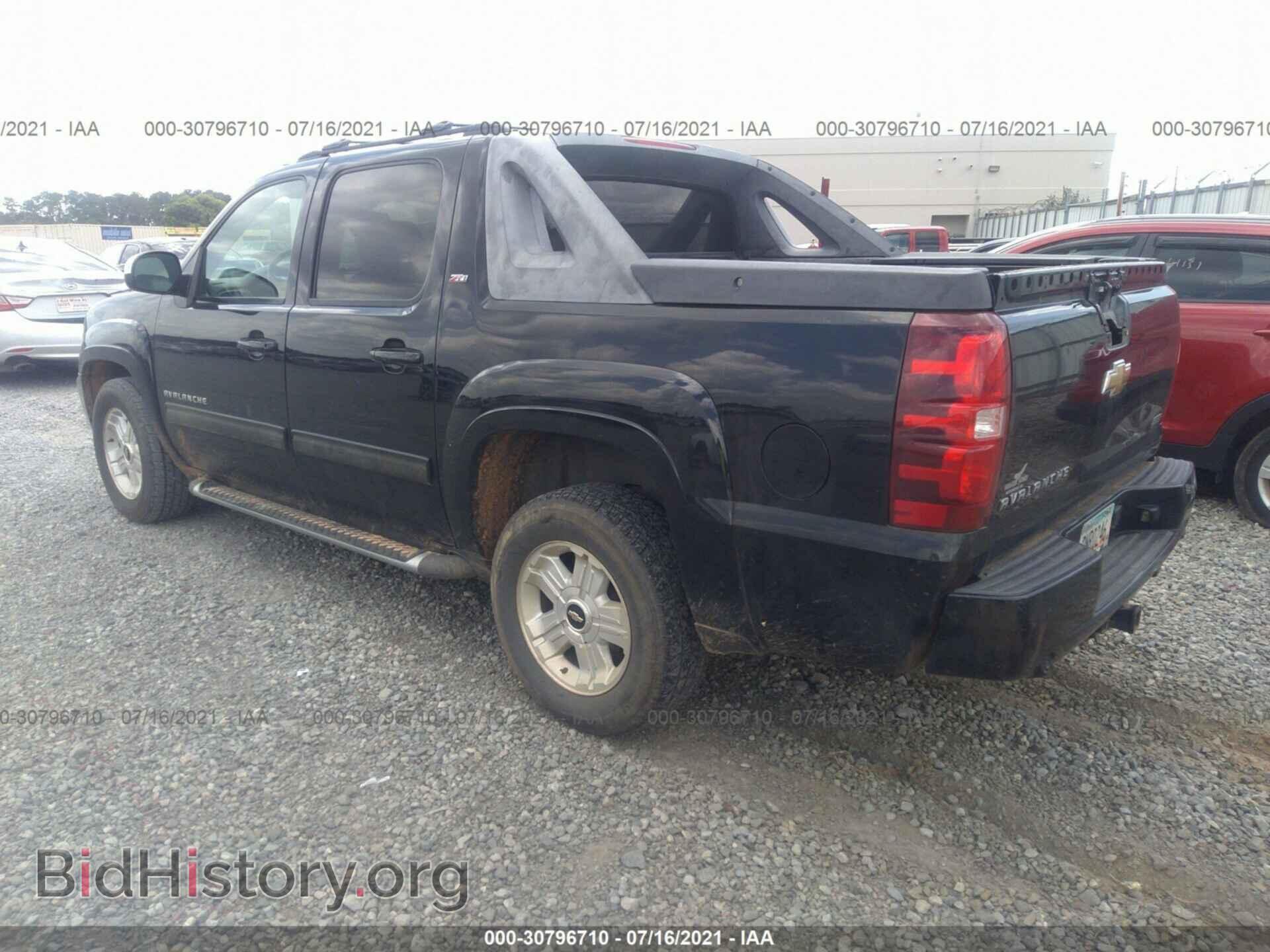 2011 CHEVROLET AVALANCHE - VIN: 3GNMCFE06BG307683 - Фото 3