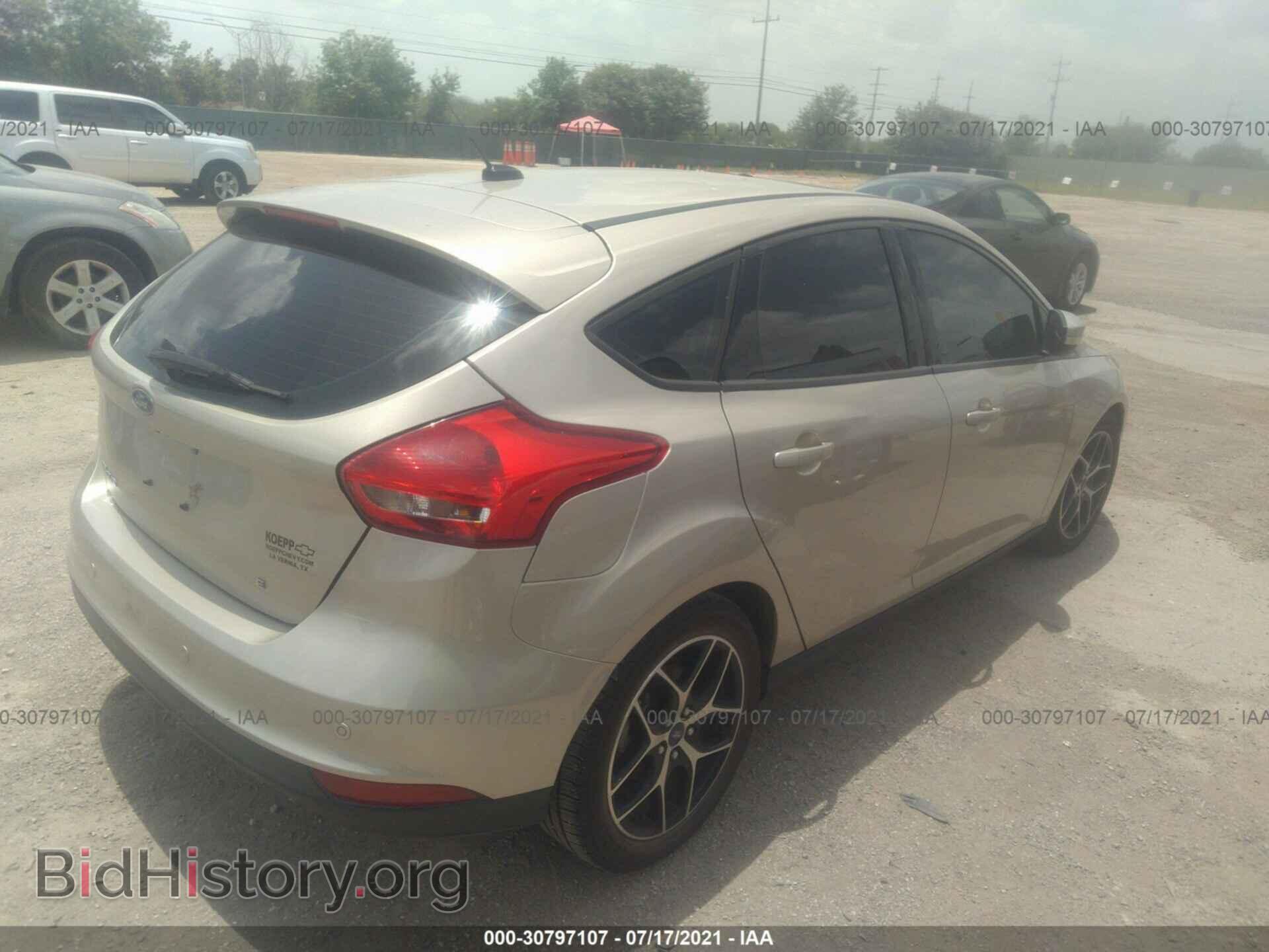 2017 FORD FOCUS - VIN: 1FADP3M25HL211947 - Фото 4