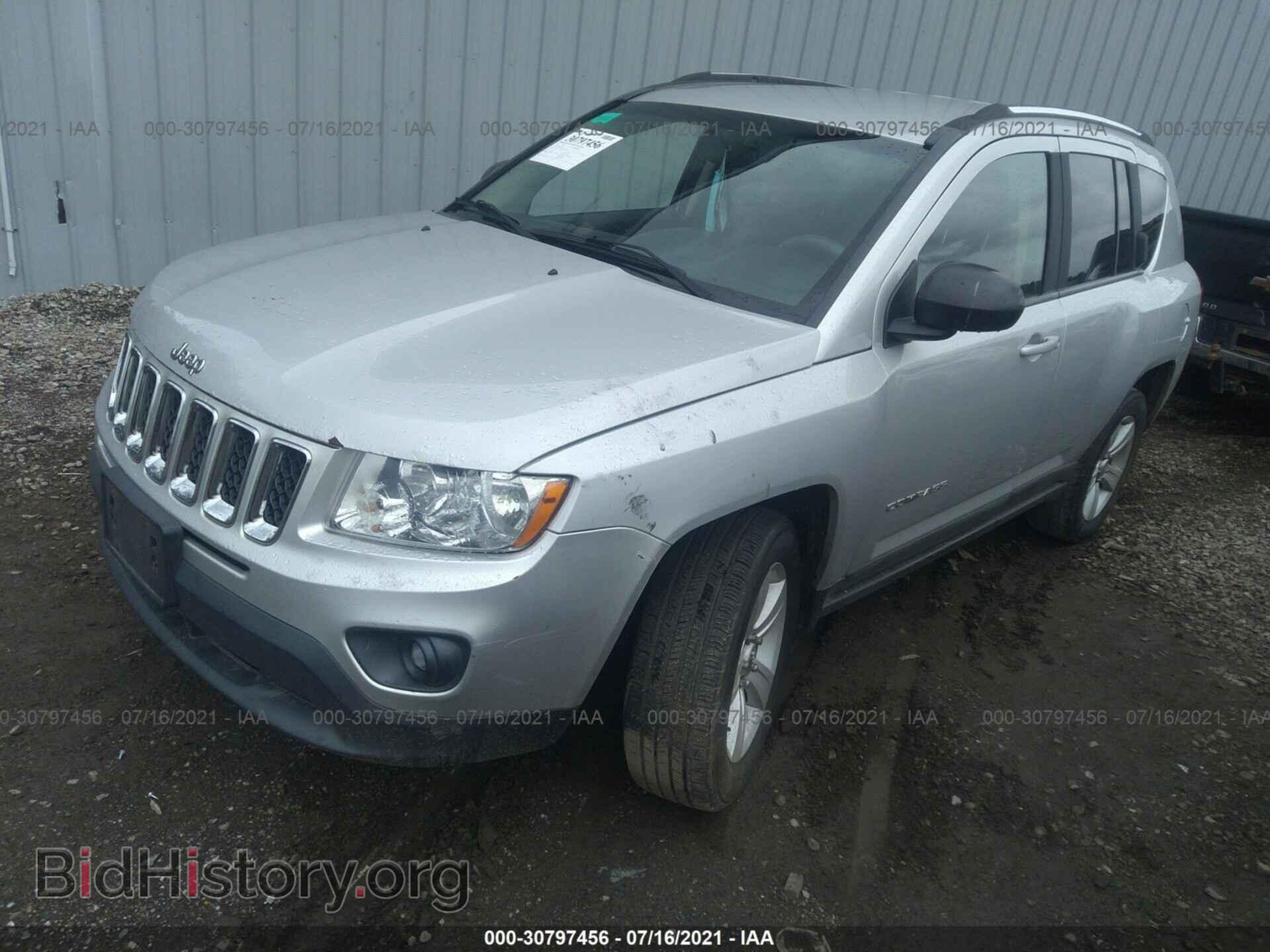 2011 JEEP COMPASS - VIN: 1J4NT1FA4BD151979 - Photo 2