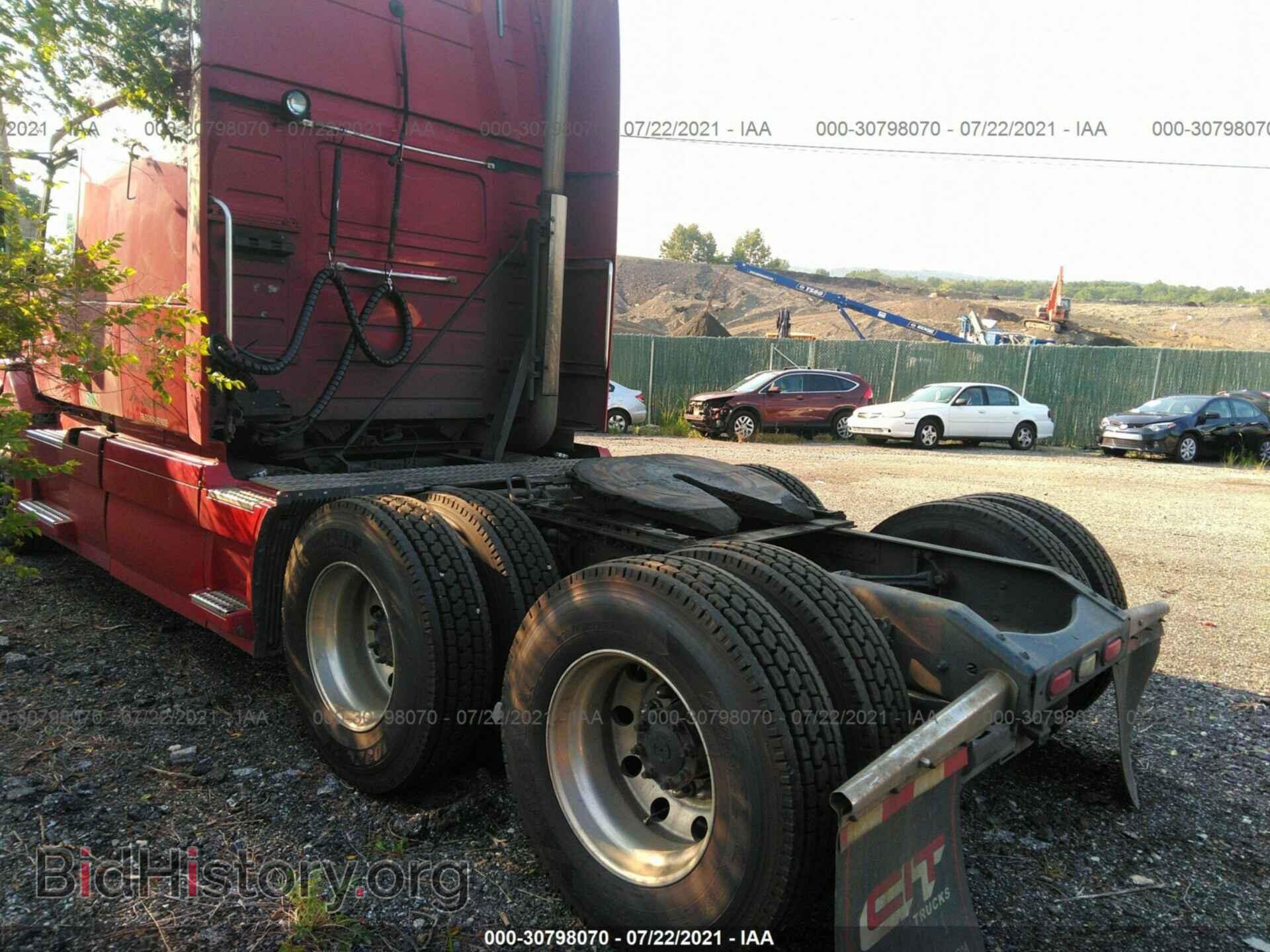 2011 VOLVO VN - VIN: 4V4NC9EH2BN296018 - Фото 3