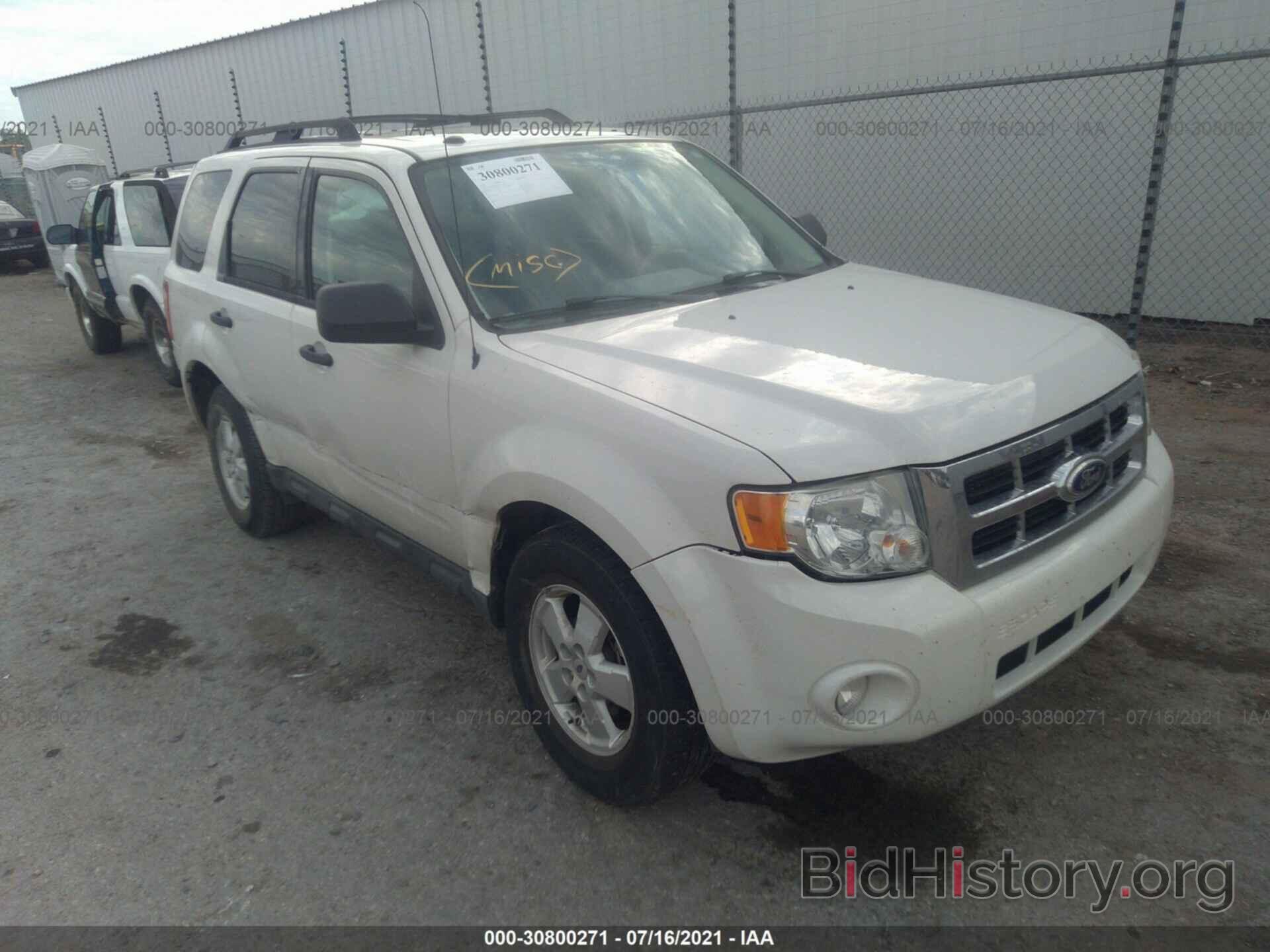 Photo 1FMCU9D74BKA14323 - FORD ESCAPE 2011