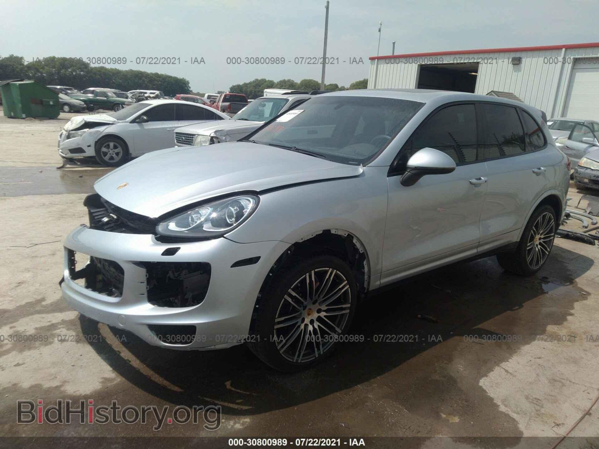 2018 PORSCHE CAYENNE - VIN: WP1AA2A29JKA04372 - Фото 2