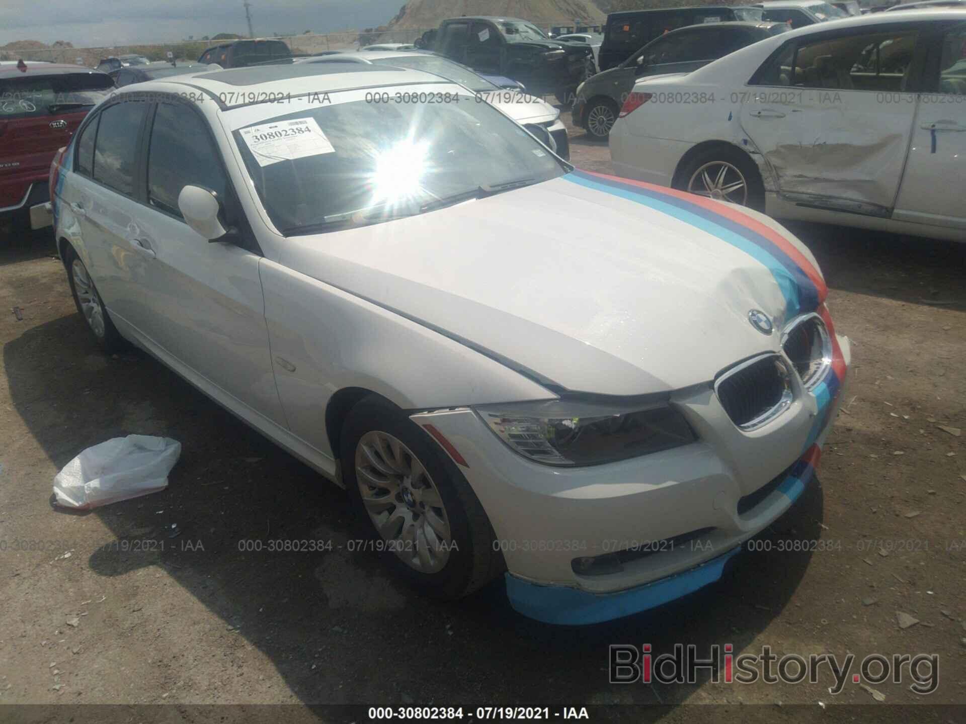 Photo WBAPH77569NM46345 - BMW 3 SERIES 2009