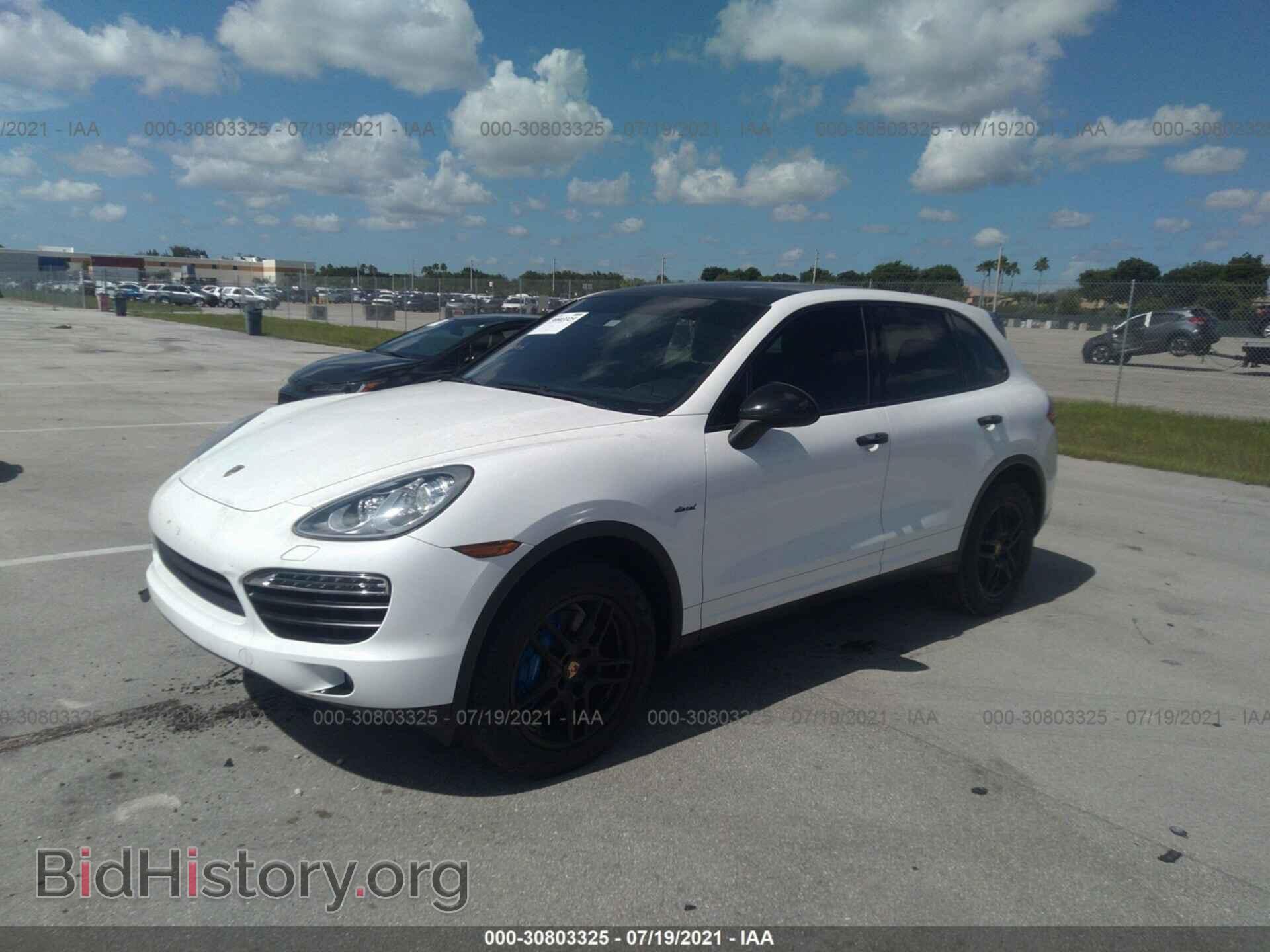 2013 PORSCHE CAYENNE - VIN: WP1AF2A24DLA35514 - Фото 2