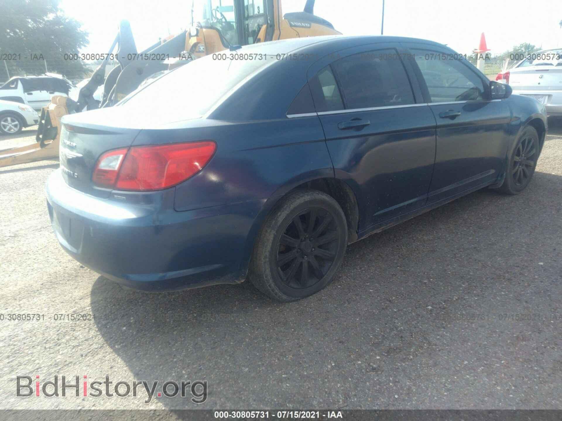 2010 CHRYSLER SEBRING - VIN: 1C3CC5FB9AN133617 - Фото 4