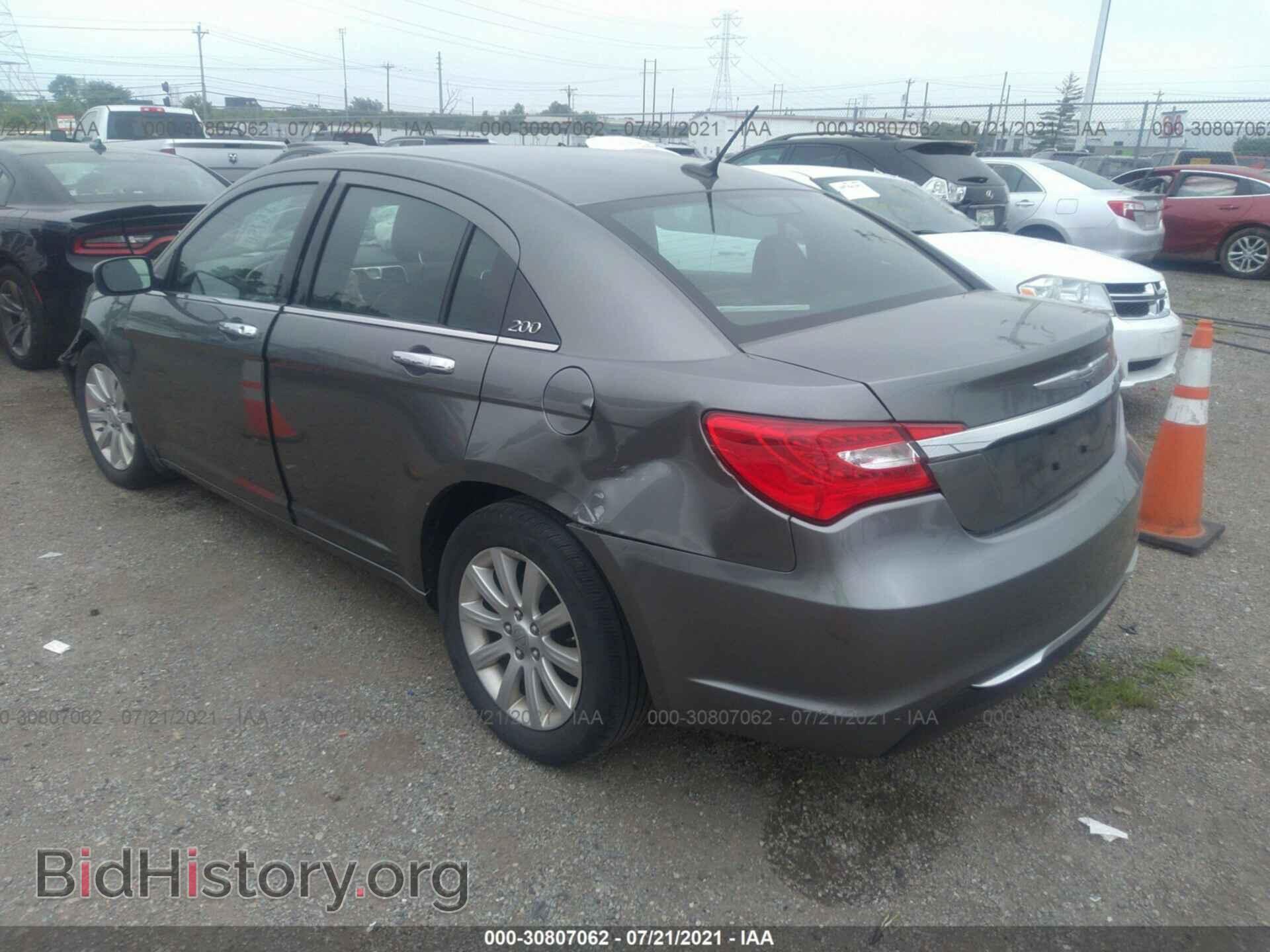 2013 CHRYSLER 200 - VIN: 1C3CCBCG1DN601858 - Фото 3