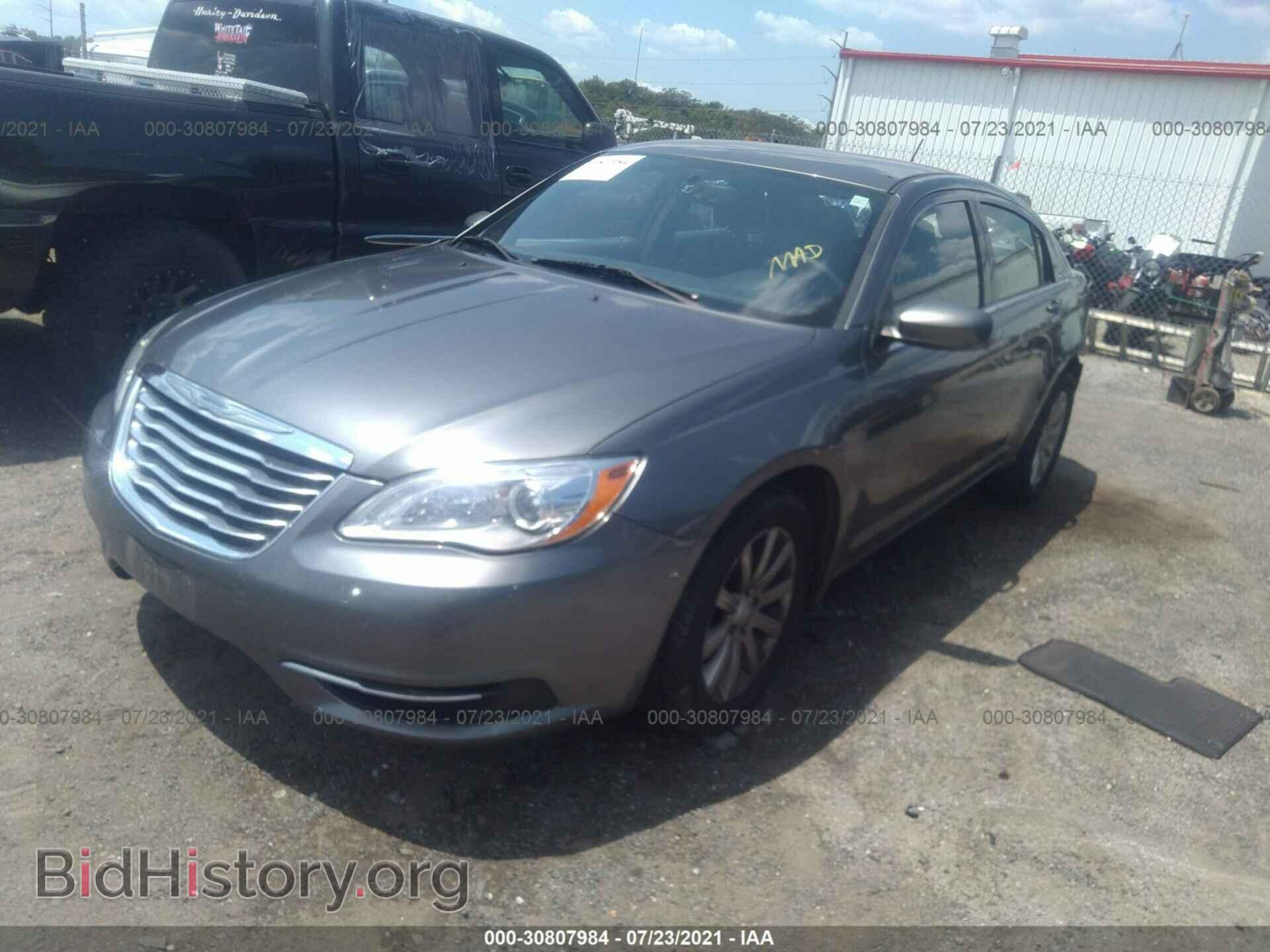 2013 CHRYSLER 200 - VIN: 1C3CCBBB3DN579612 - Photo 2