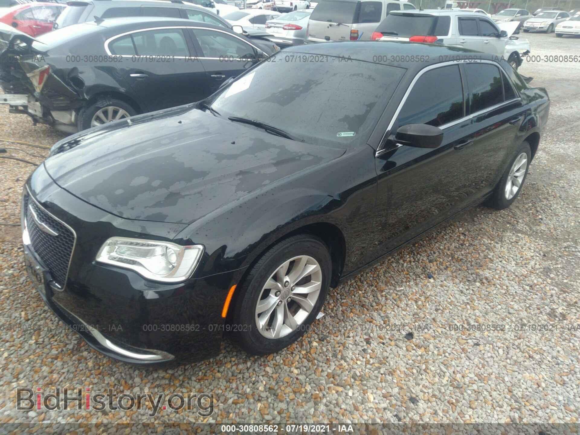 2015 CHRYSLER 300 - VIN: 2C3CCAAG1FH792058 - Фото 2