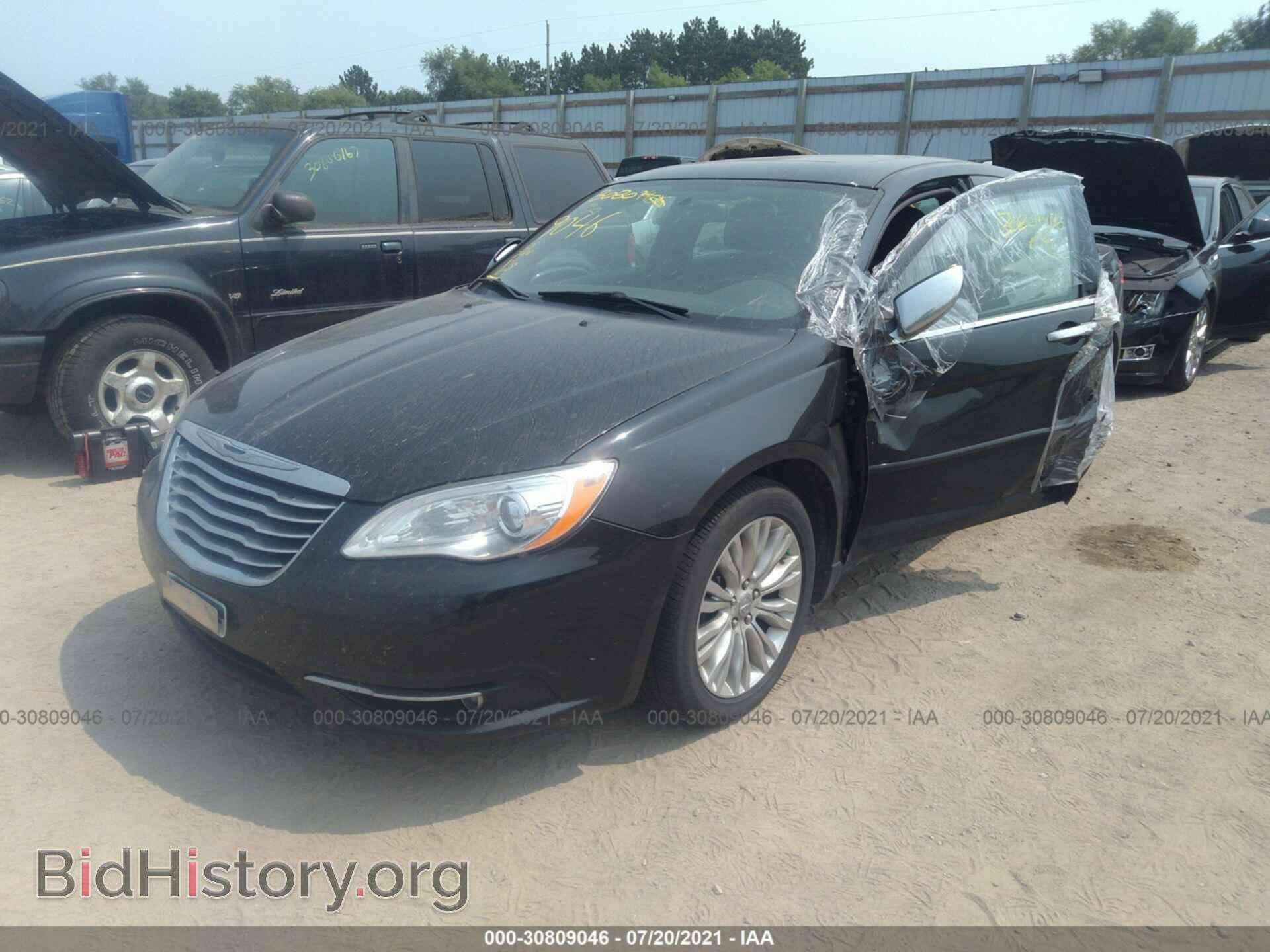 2012 CHRYSLER 200 - VIN: 1C3CCBCB7CN178884 - Photo 2