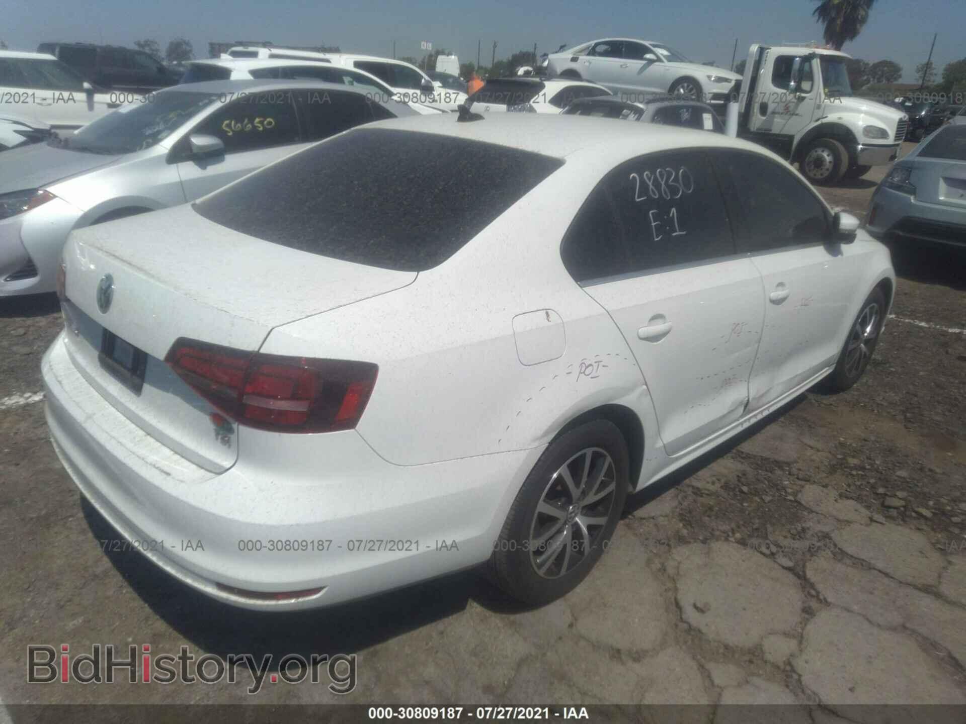 2017 VOLKSWAGEN JETTA - VIN: 3VWDB7AJ9HM267932 - Photo 4