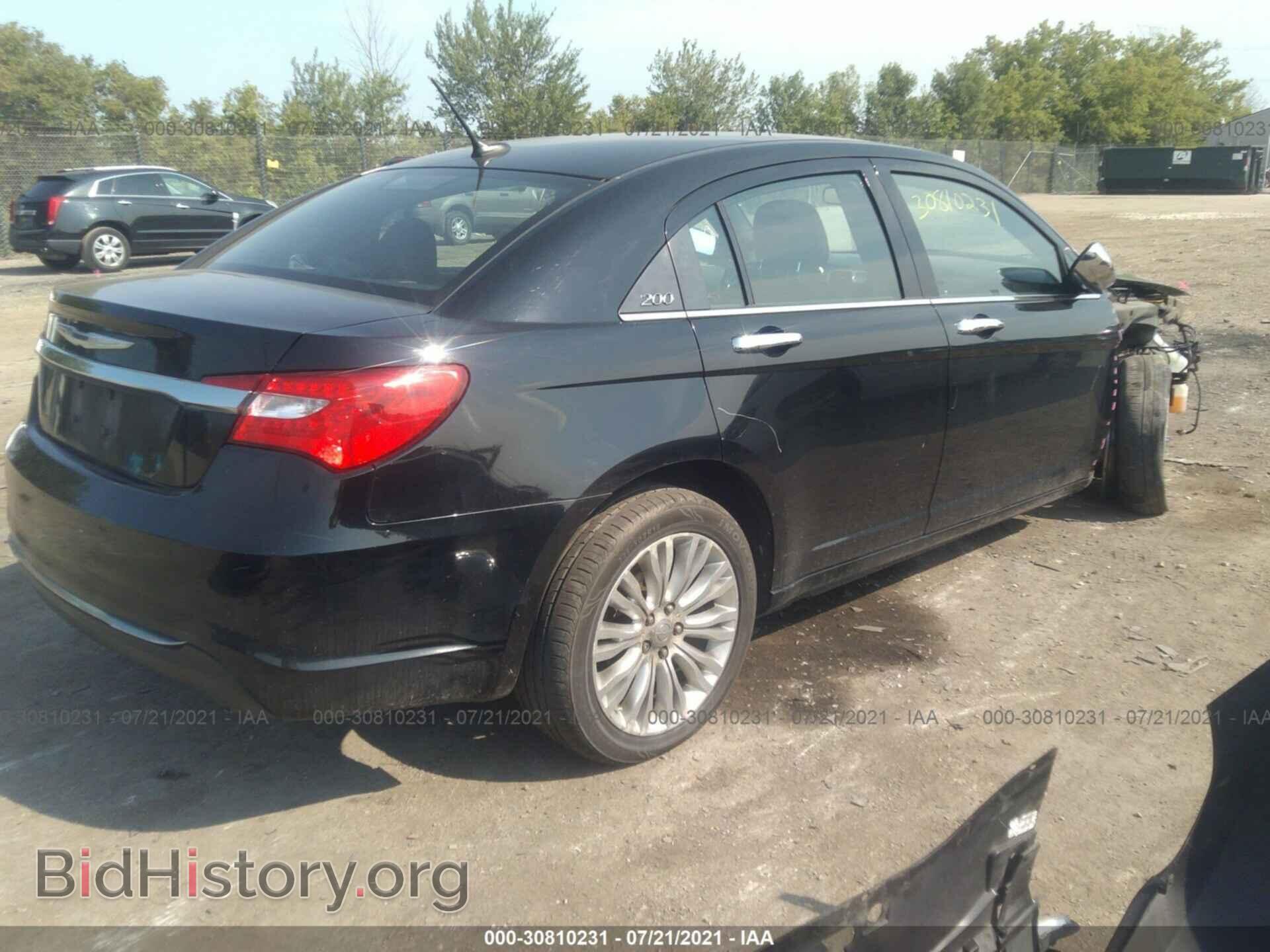 2011 CHRYSLER 200 - VIN: 1C3BC2FG2BN581317 - Фото 4