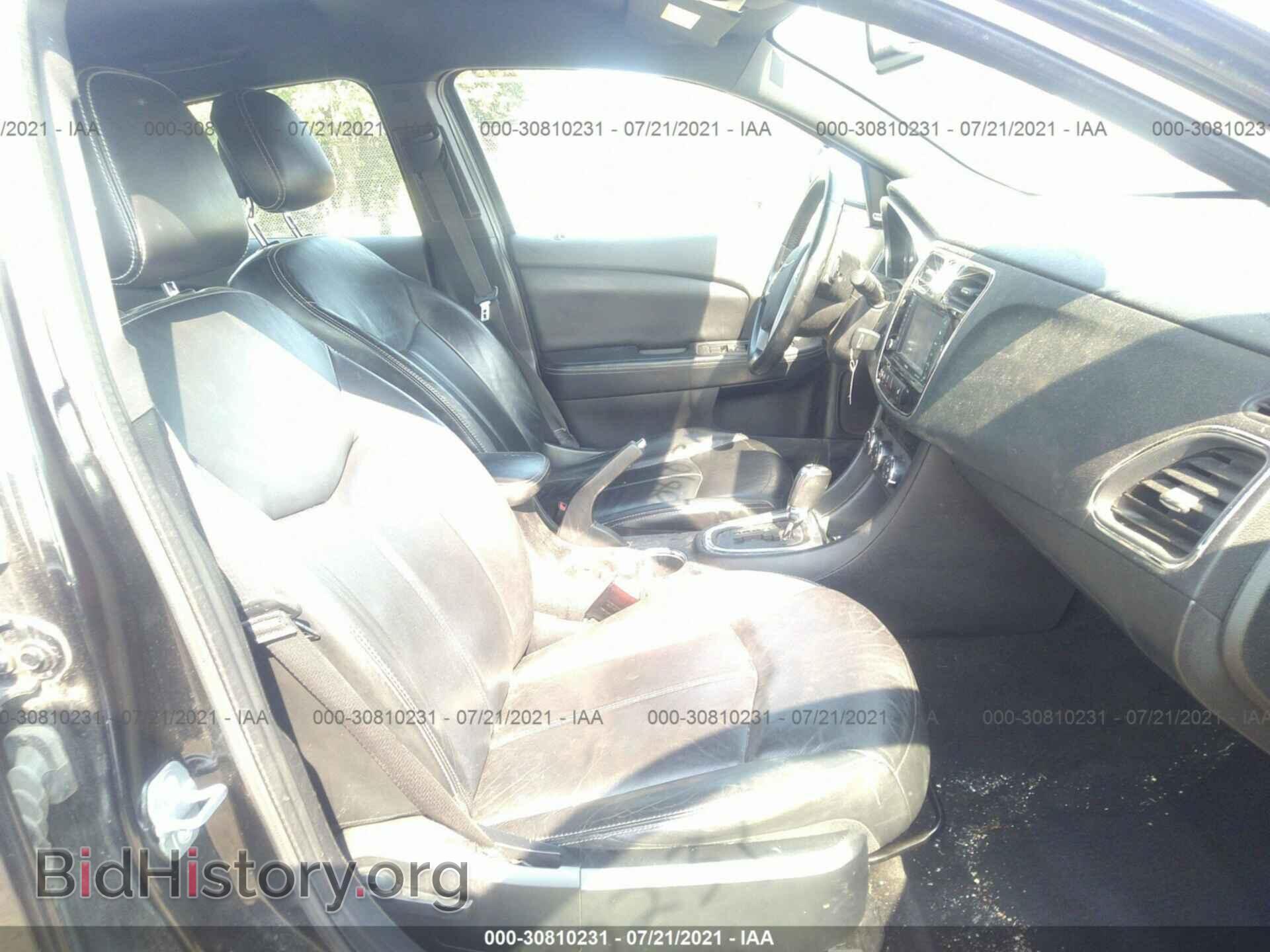 2011 CHRYSLER 200 - VIN: 1C3BC2FG2BN581317 - Фото 5