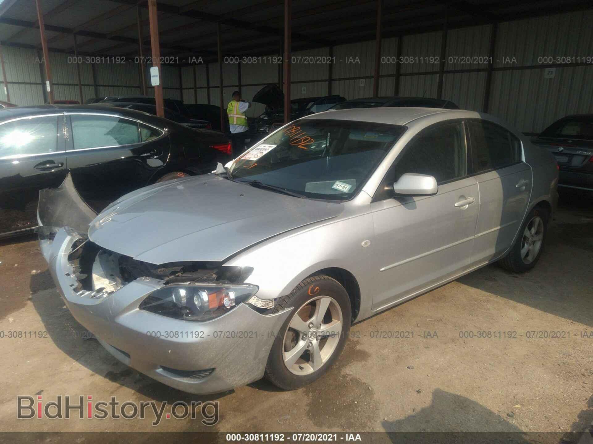 2006 MAZDA MAZDA3 - VIN: JM1BK32F761536176 - Фото 2