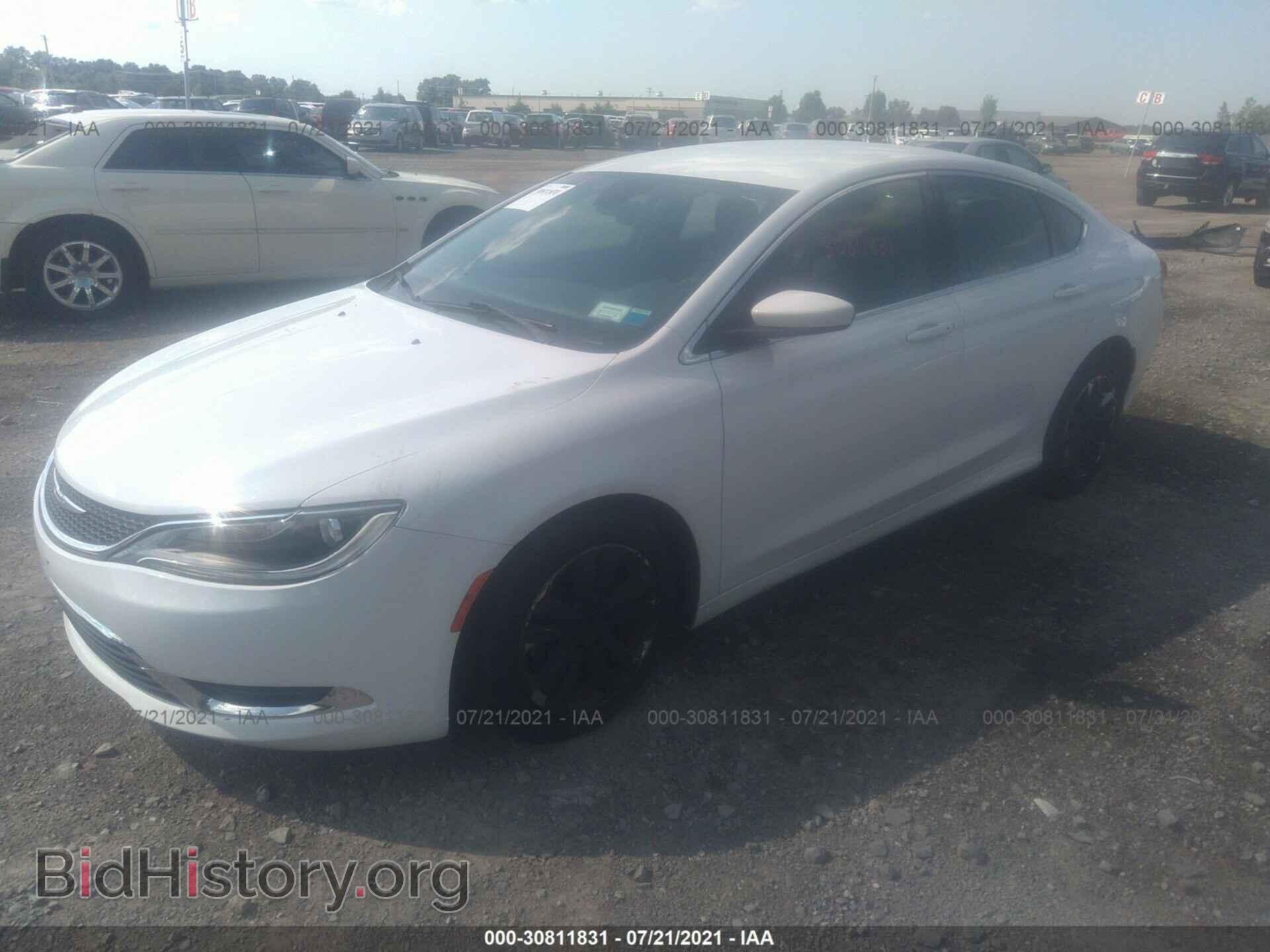 2015 CHRYSLER 200 - VIN: 1C3CCCAB1FN735110 - Фото 2