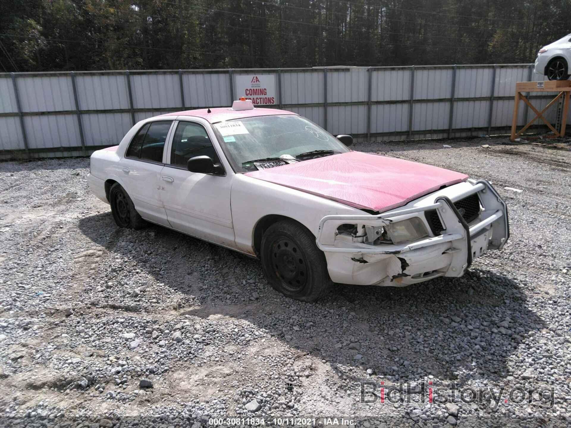 Photo 2FABP7BV9BX135588 - FORD POLICE INTERCEPTOR 2011