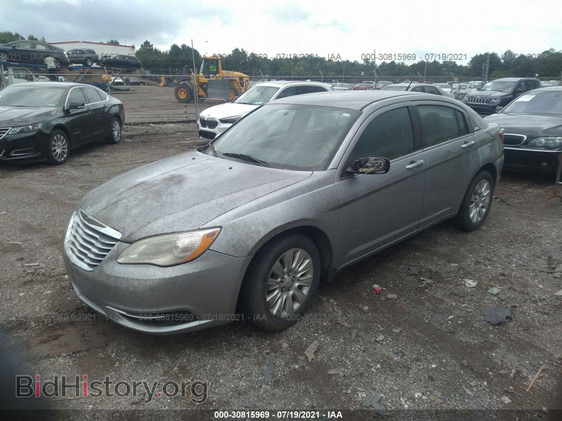 2014 CHRYSLER 200 - VIN: 1C3CCBAB1EN210265 - Фото 2