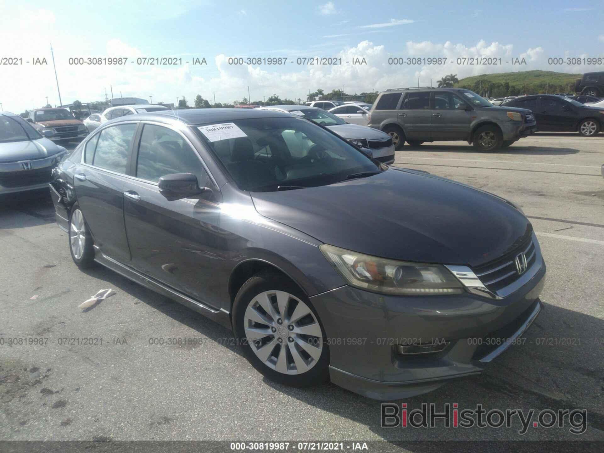 Photo 1HGCR2F86DA261100 - HONDA ACCORD SDN 2013