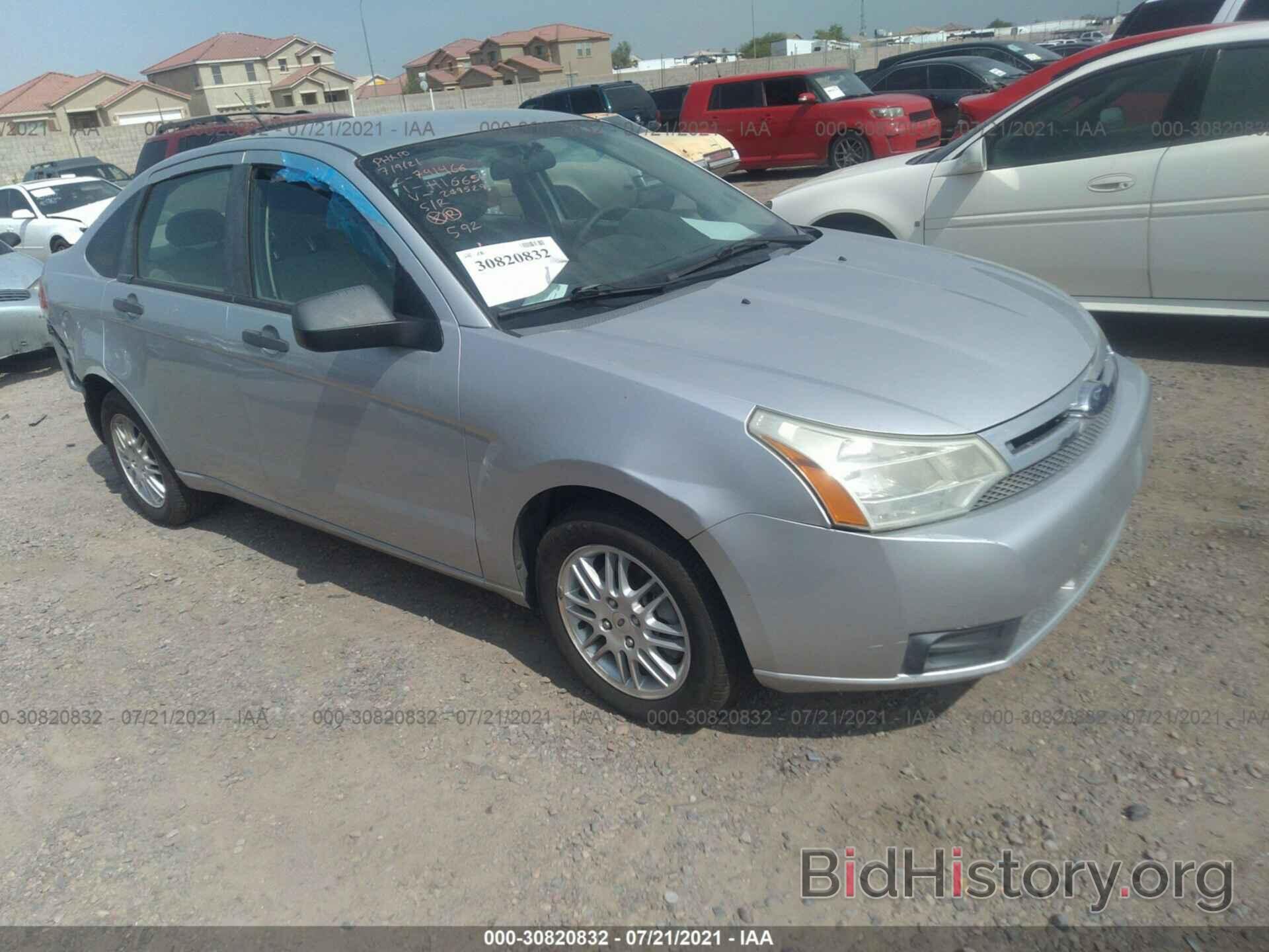 Photo 1FAHP3FN3AW209529 - FORD FOCUS 2010