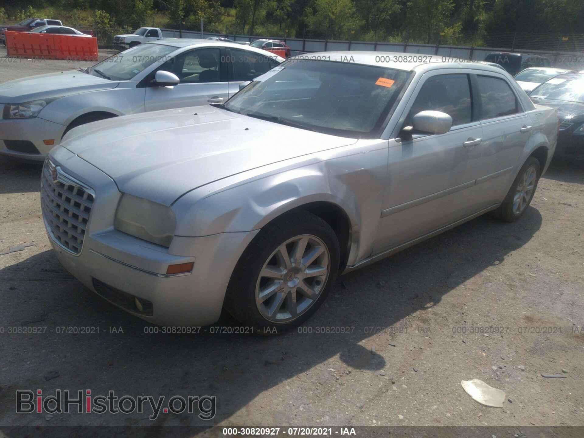 2007 CHRYSLER 300 - VIN: 2C3KA53G27H601044 - Фото 2