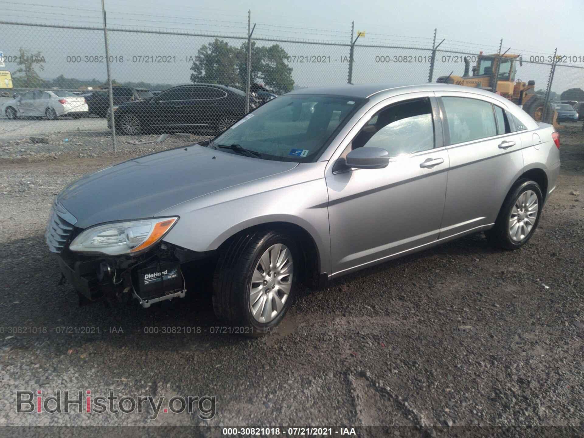 2013 CHRYSLER 200 - VIN: 1C3CCBAB6DN647869 - Фото 2