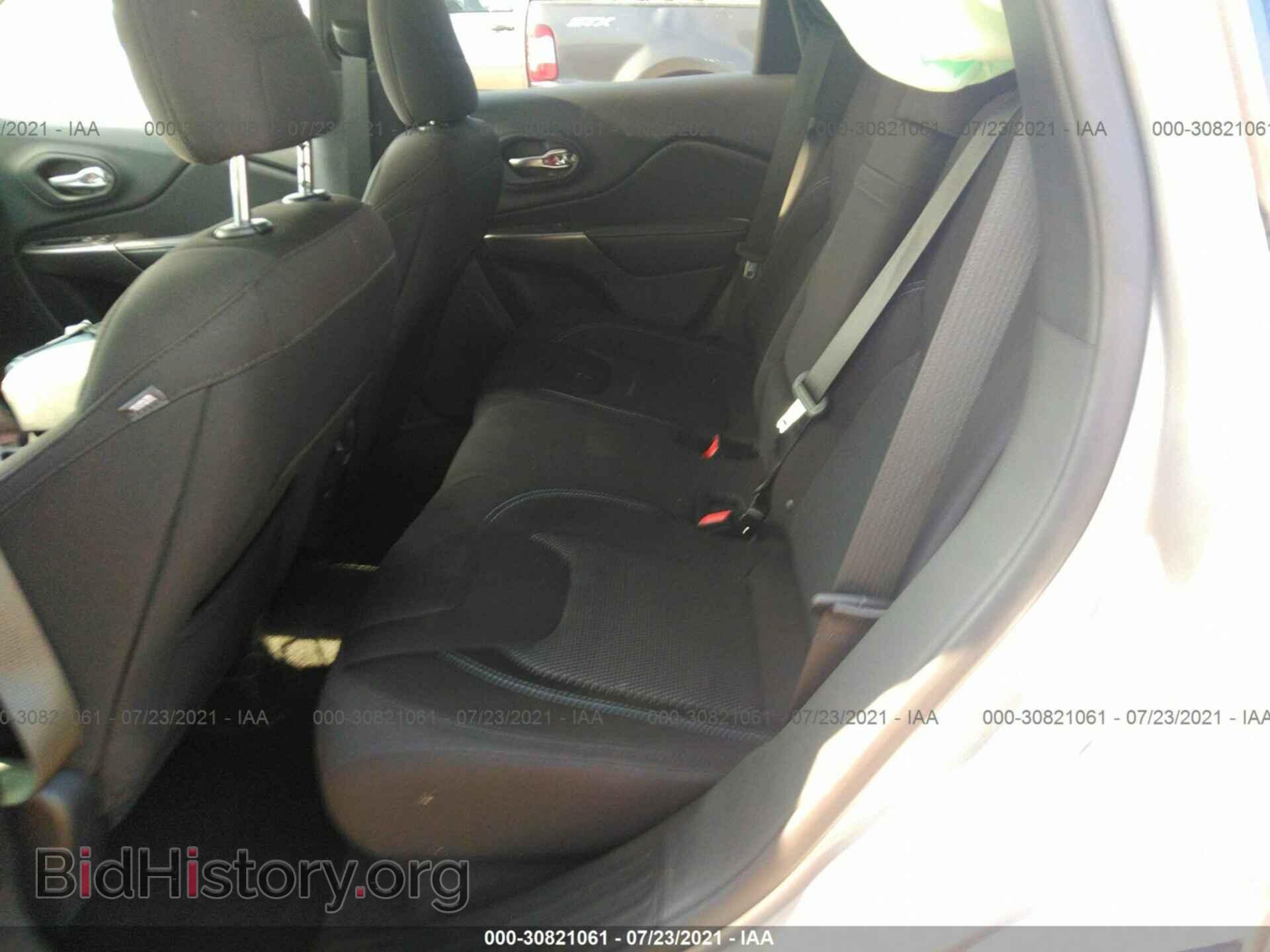 2019 JEEP CHEROKEE - VIN: 1C4PJLCB4KD284805 - Фото 8