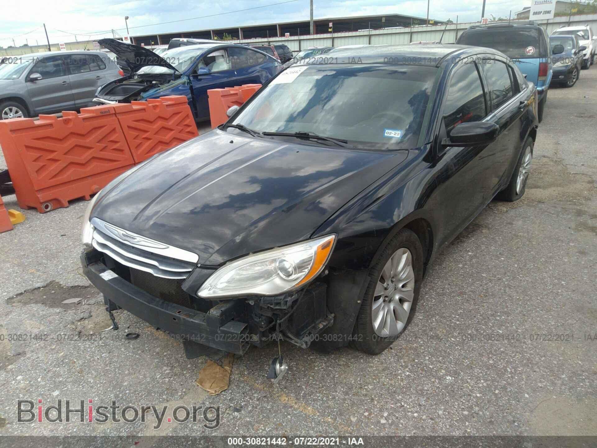 2012 CHRYSLER 200 - VIN: 1C3CCBAB7CN118249 - Фото 2