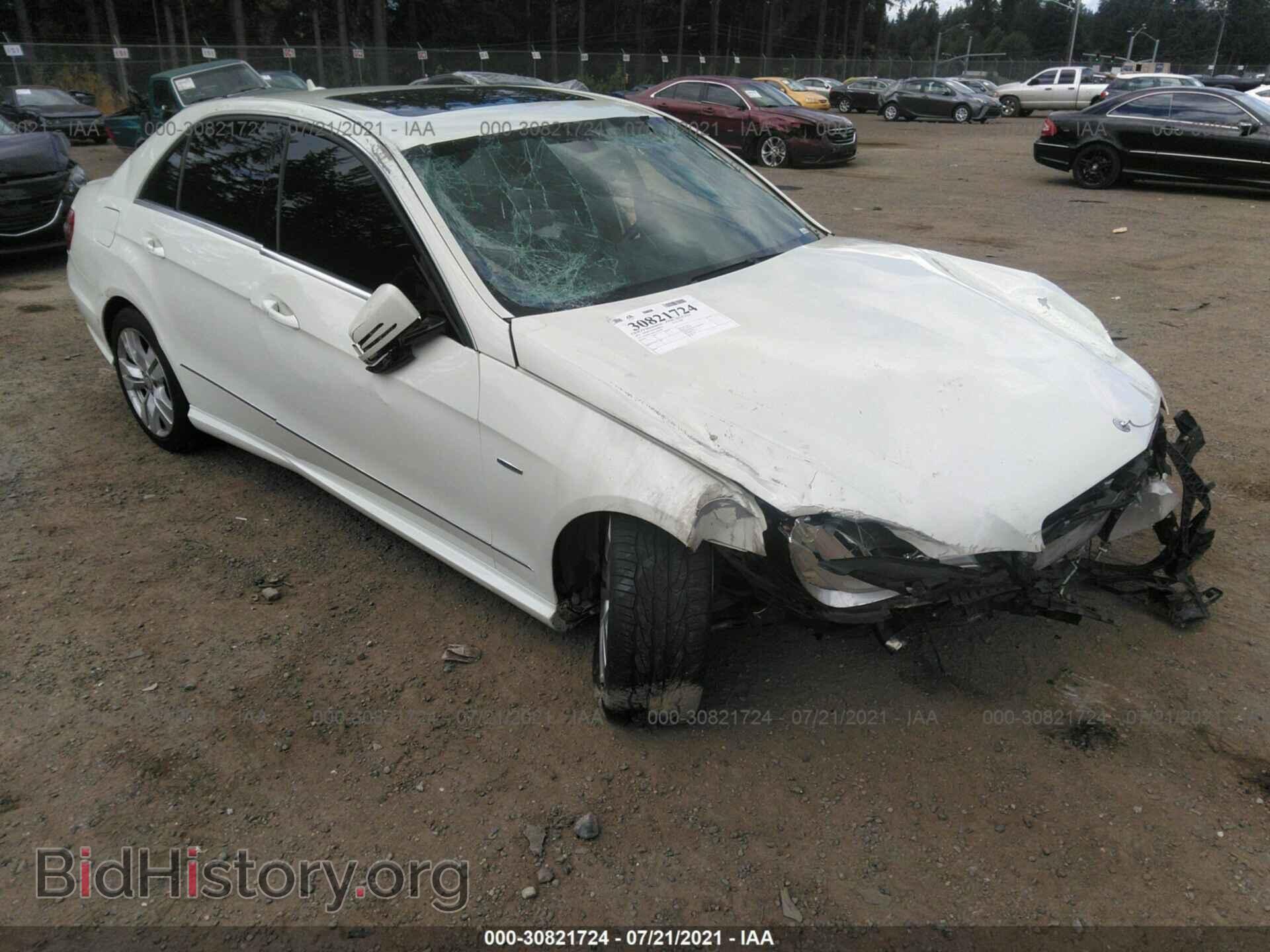 Photo WDDHF2EB3CA524299 - MERCEDES-BENZ E-CLASS 2012