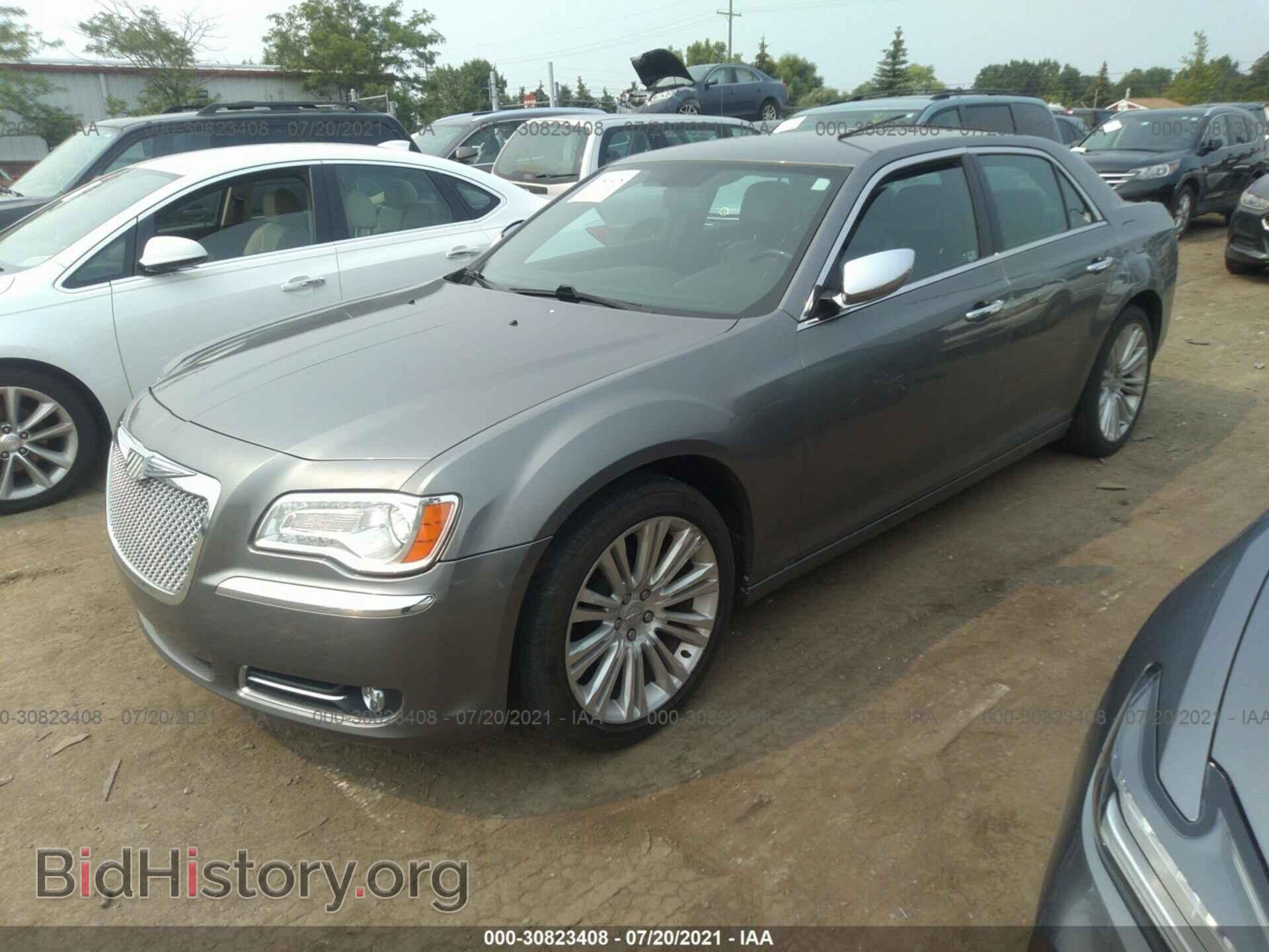 2011 CHRYSLER 300 - VIN: 2C3CA5CG1BH592088 - Фото 2