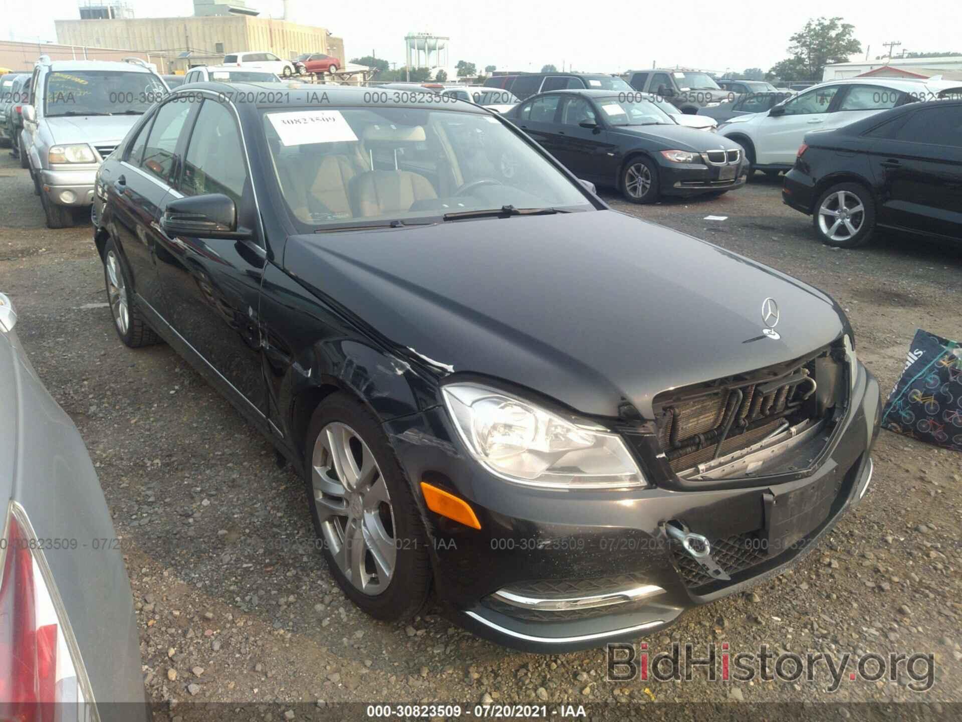 Photo WDDGF8AB0DA806714 - MERCEDES-BENZ C-CLASS 2013