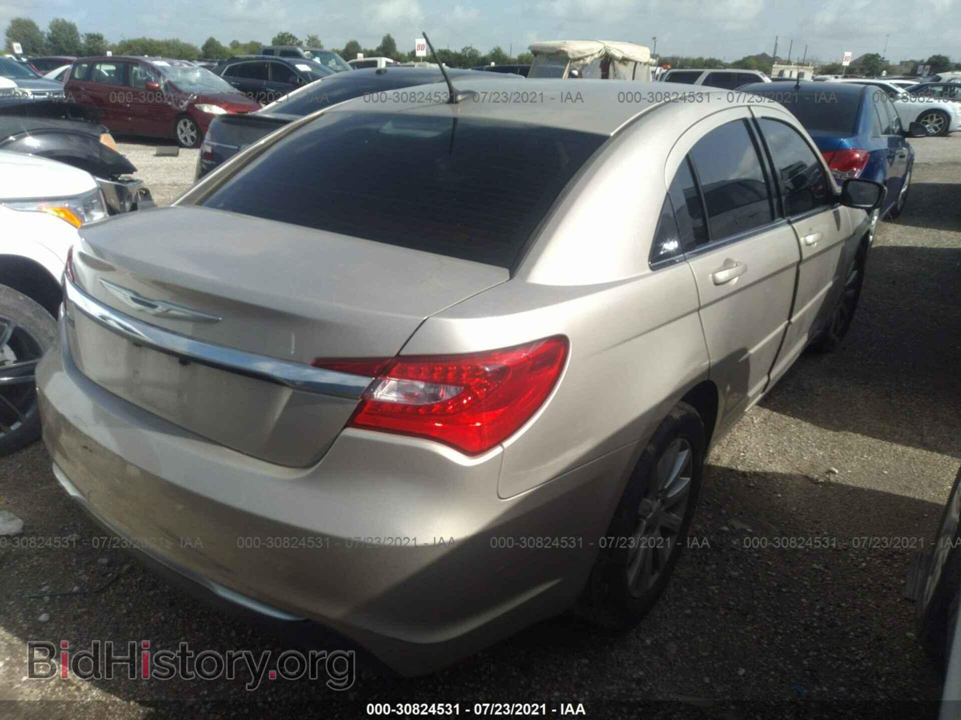 2013 CHRYSLER 200 - VIN: 1C3CCBBG8DN743013 - Фото 4