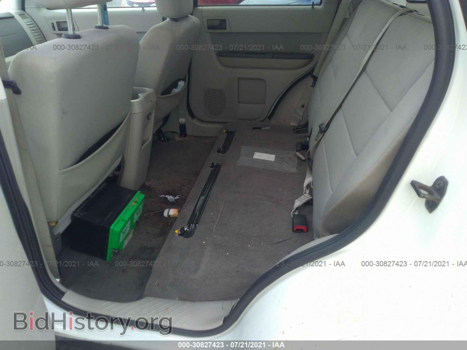 2011 FORD ESCAPE - VIN: 1FMCU9D73BKA48477 - Photo 8