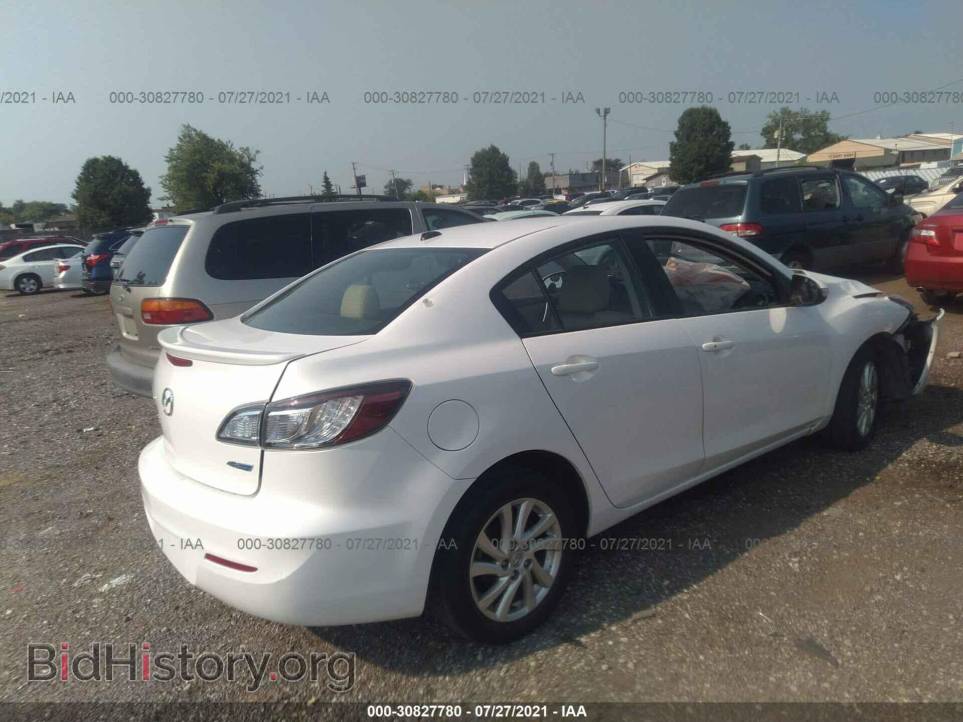 2013 MAZDA MAZDA3 - VIN: JM1BL1W72D1724699 - Фото 4