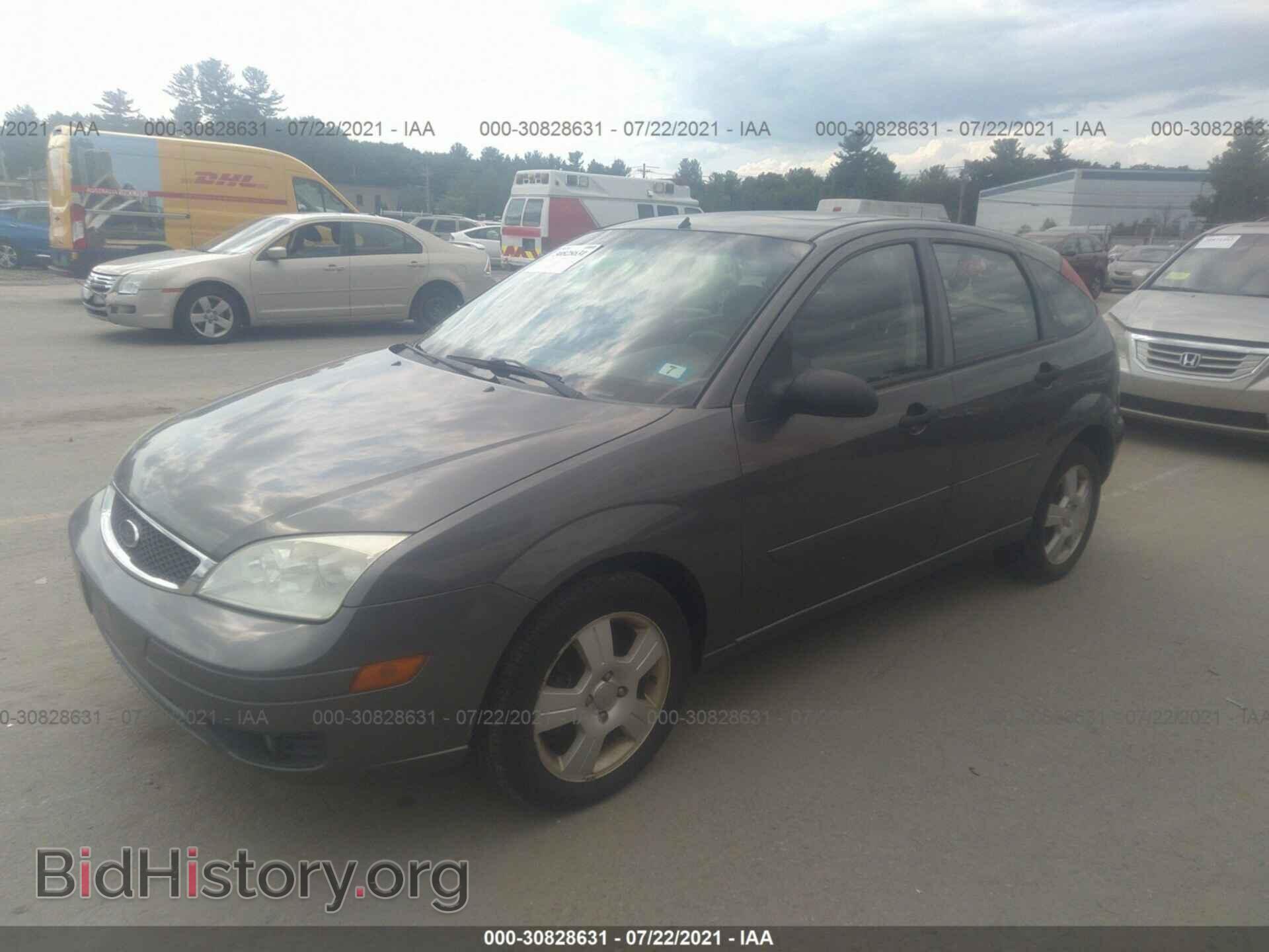 2007 FORD FOCUS - VIN: 1FAHP37N07W272188 - Фото 2