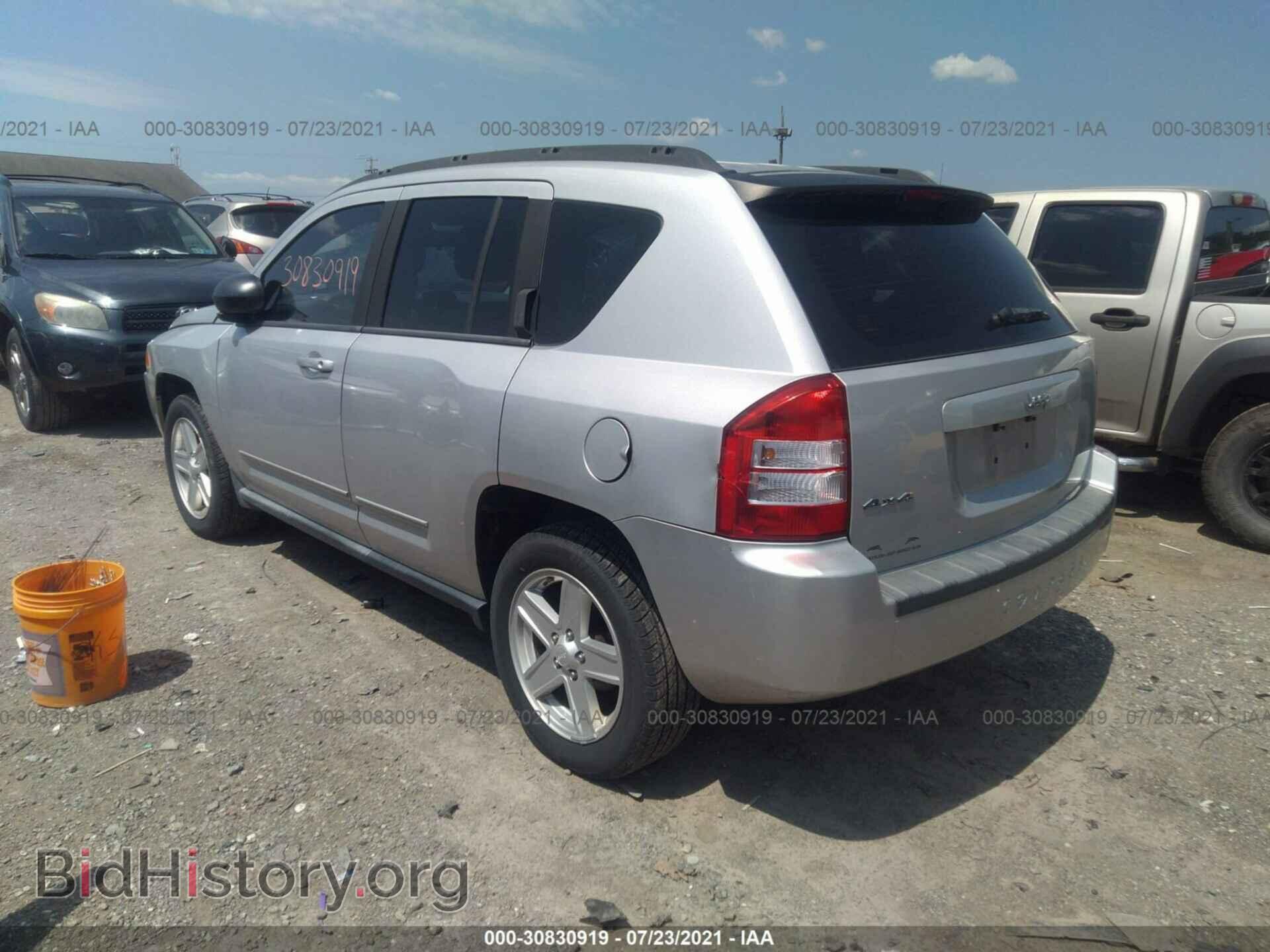 2010 JEEP COMPASS - VIN: 1J4NF4FB1AD570355 - Фото 3