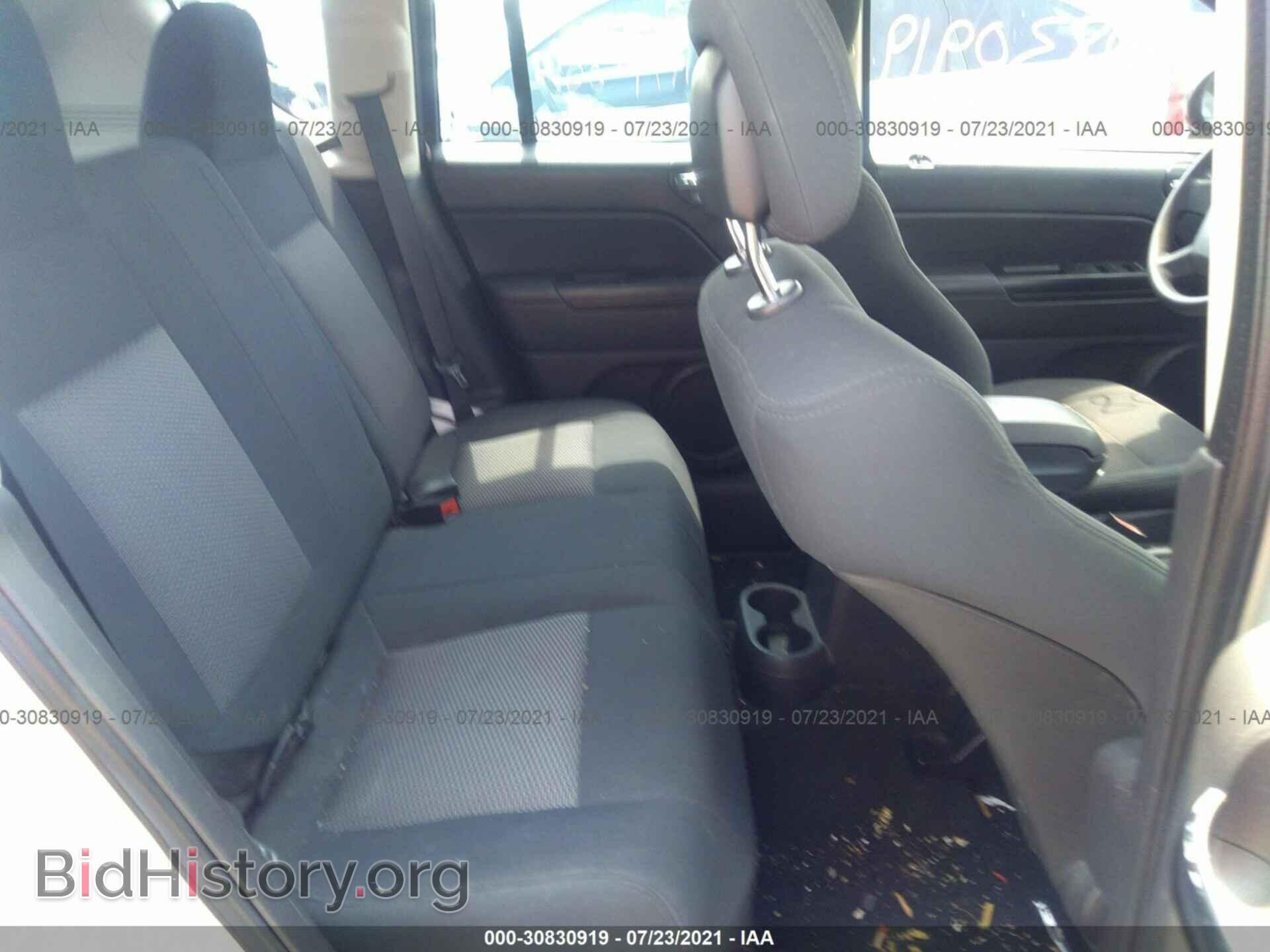 2010 JEEP COMPASS - VIN: 1J4NF4FB1AD570355 - Фото 8