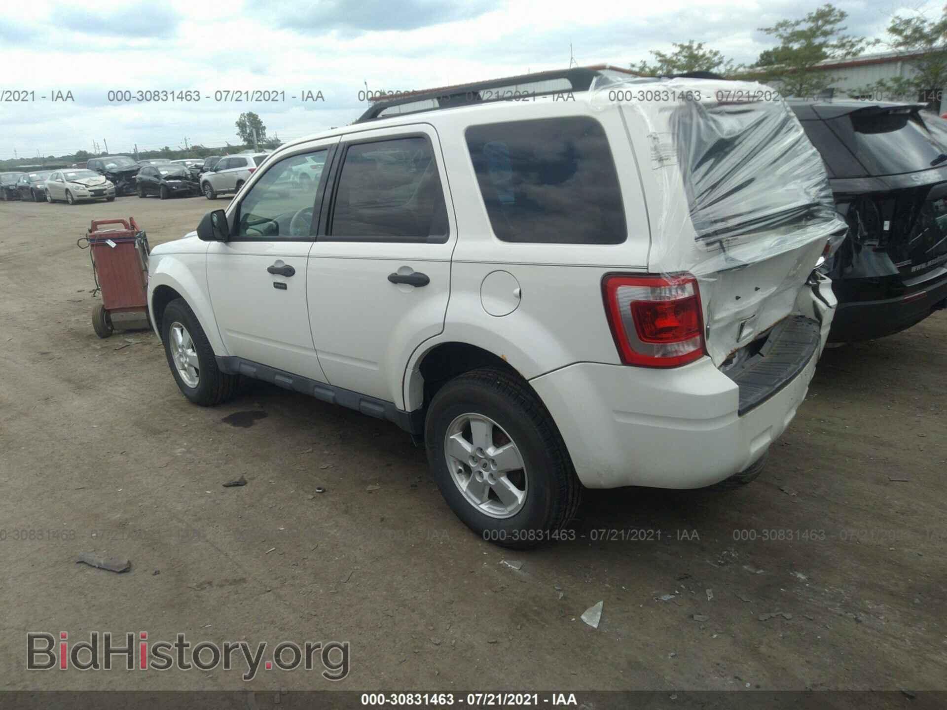 2012 FORD ESCAPE - VIN: 1FMCU0D76CKB52460 - Фото 3