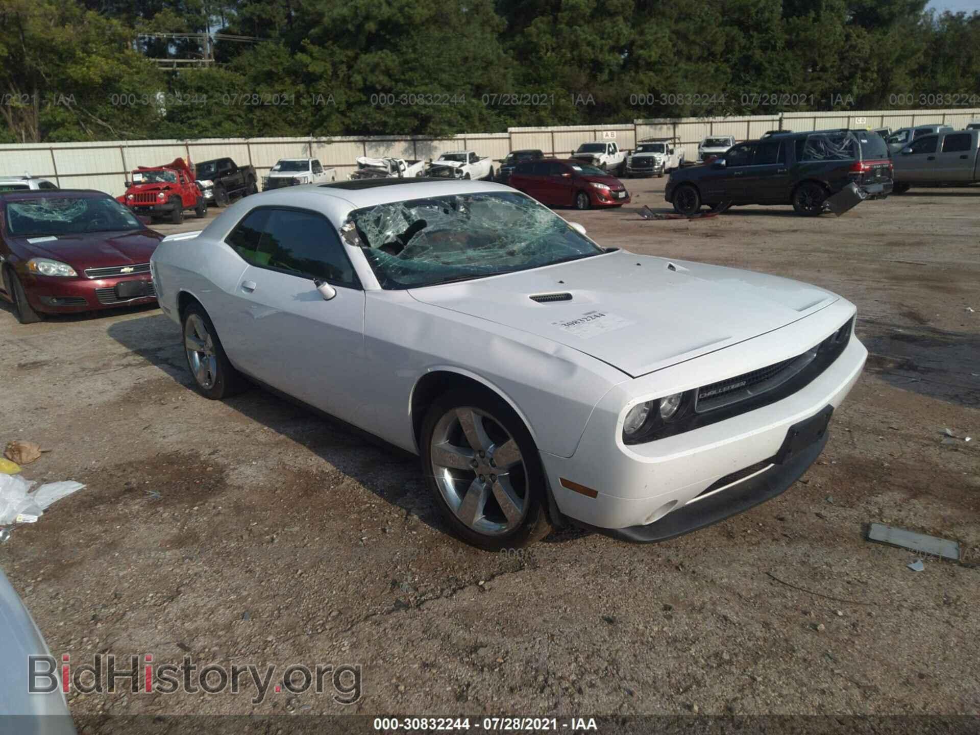 Photo 2B3CJ4DG2BH581574 - DODGE CHALLENGER 2011