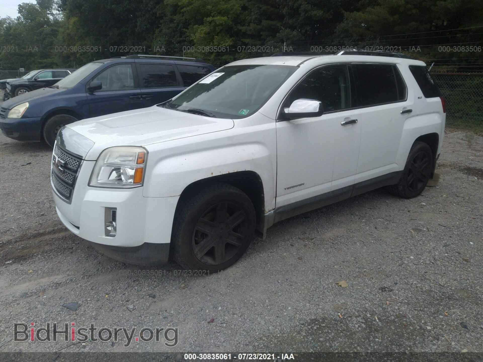 2011 GMC TERRAIN - VIN: 2CTFLXEC9B6260019 - Photo 2