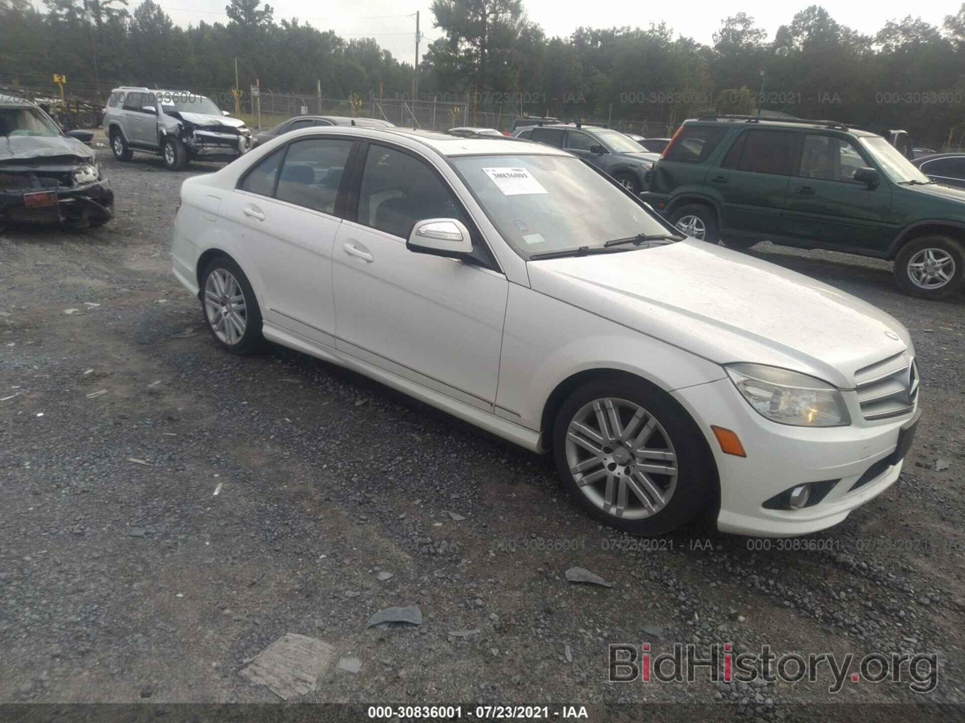 Photo WDDGF81X69R054831 - MERCEDES-BENZ C-CLASS 2009