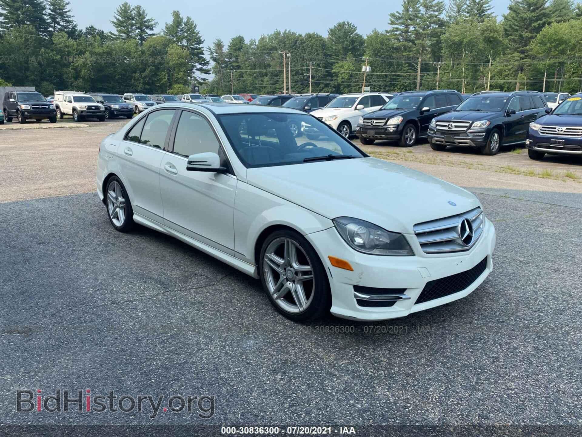 Photo WDDGF8BB2CA626700 - MERCEDES-BENZ C-CLASS 2012