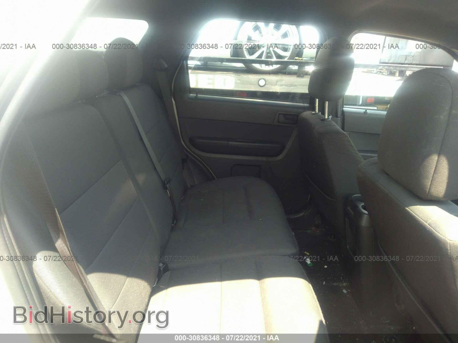 2011 FORD ESCAPE - VIN: 1FMCU0D70BKC55811 - Photo 8