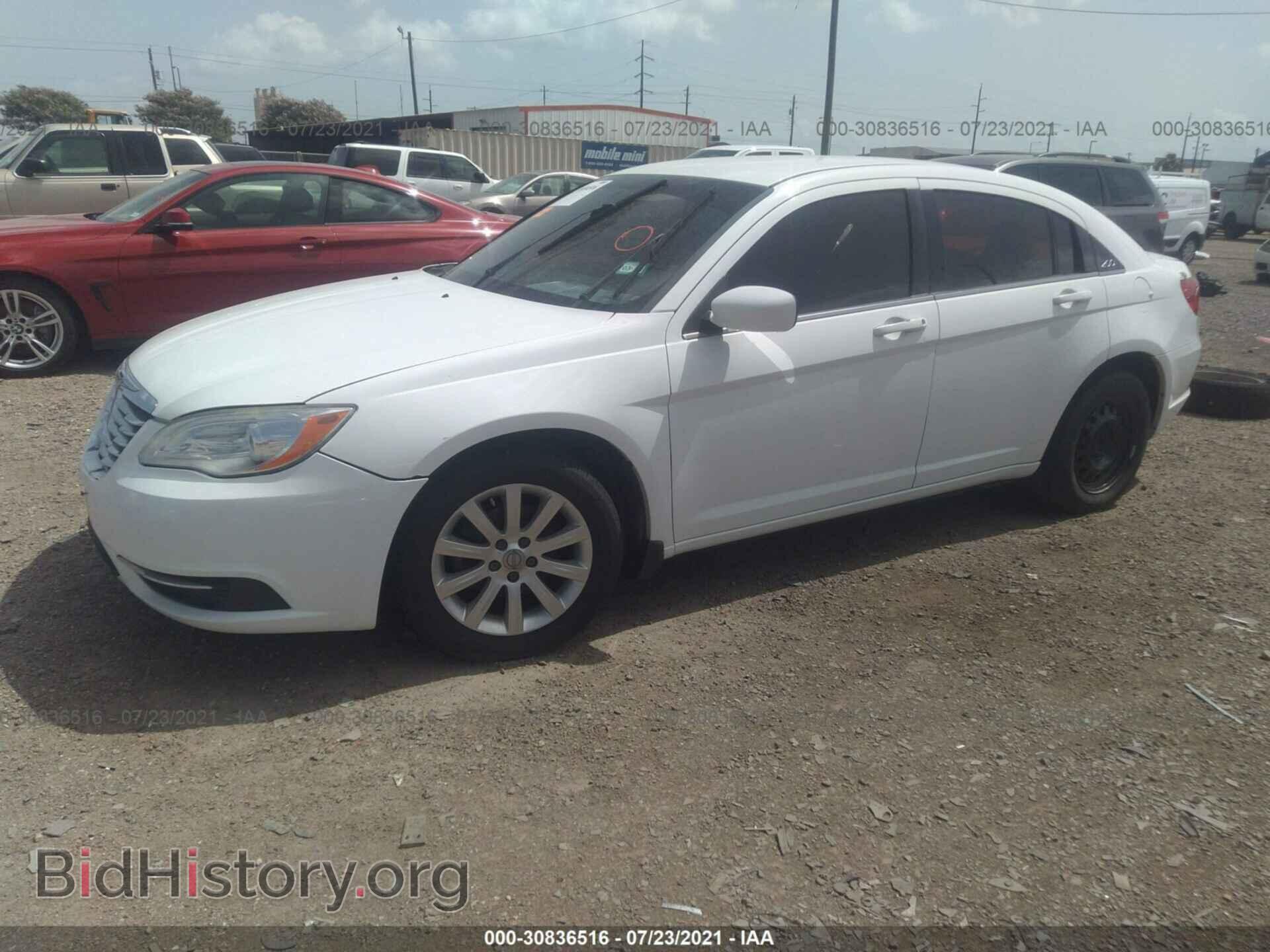 2012 CHRYSLER 200 - VIN: 1C3CCBBB3CN301906 - Photo 2