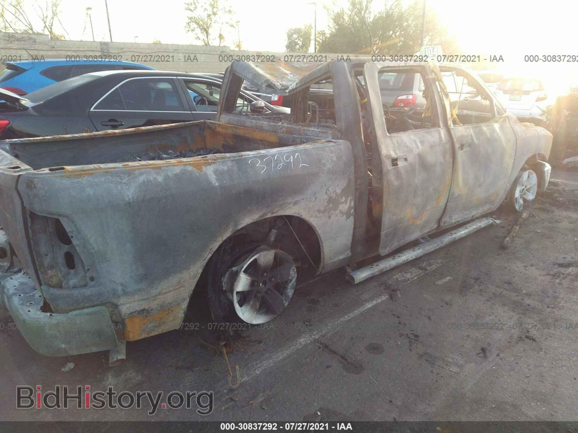 2015 RAM 1500 - VIN: 1C6RR6KM7FS770569 - Фото 4