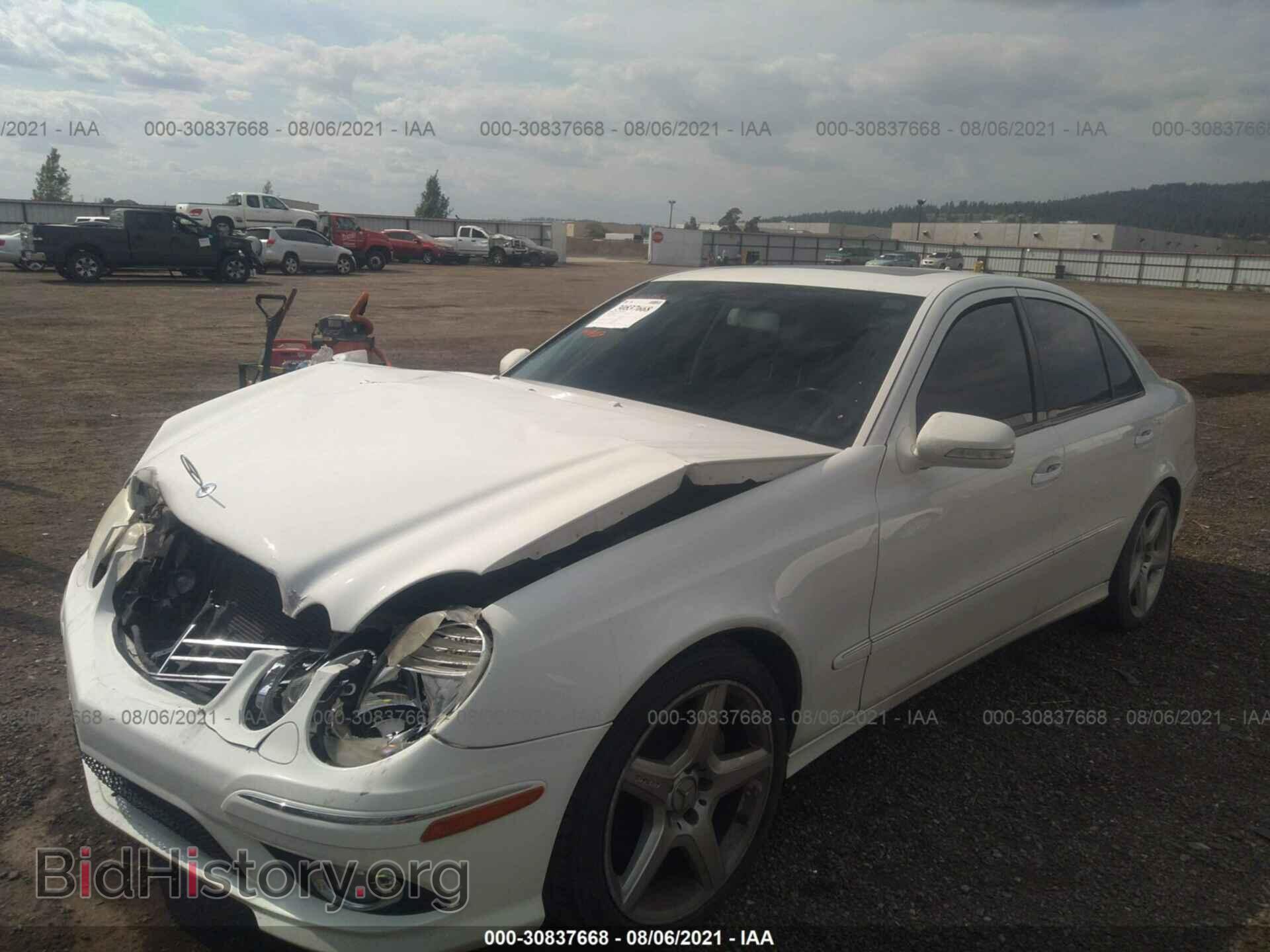 2009 MERCEDES-BENZ E-CLASS - VIN: WDBUF56X29B399060 - Фото 2