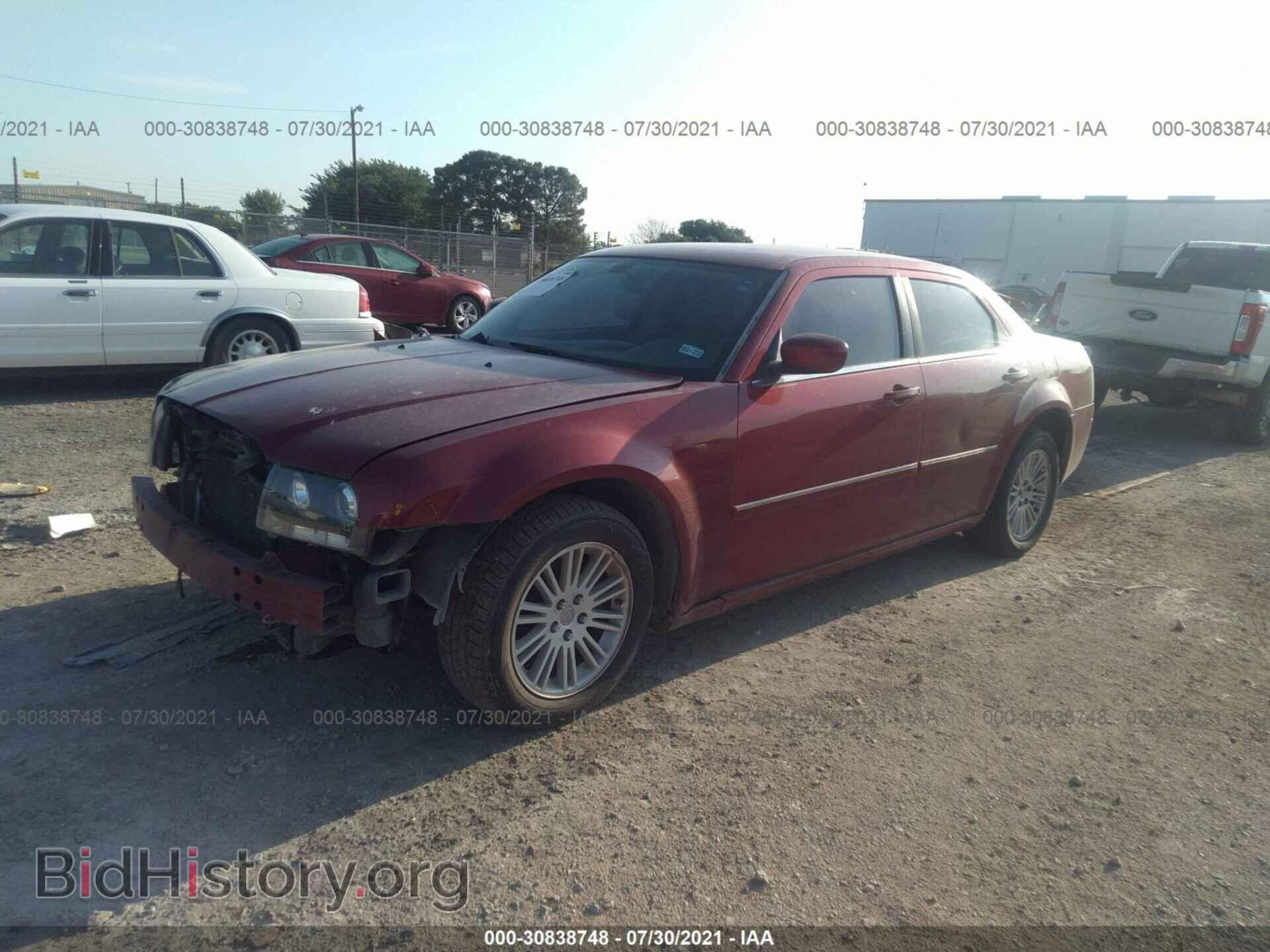 2007 CHRYSLER 300 - VIN: 2C3KA53G97H715784 - Фото 2