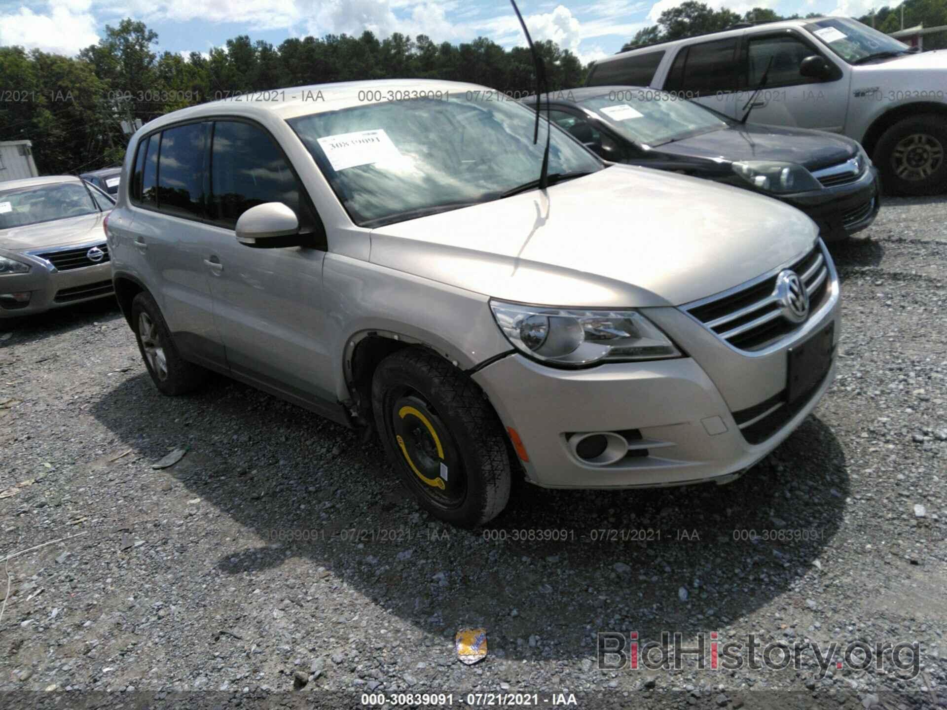 Photo WVGAV7AX2BW558292 - VOLKSWAGEN TIGUAN 2011